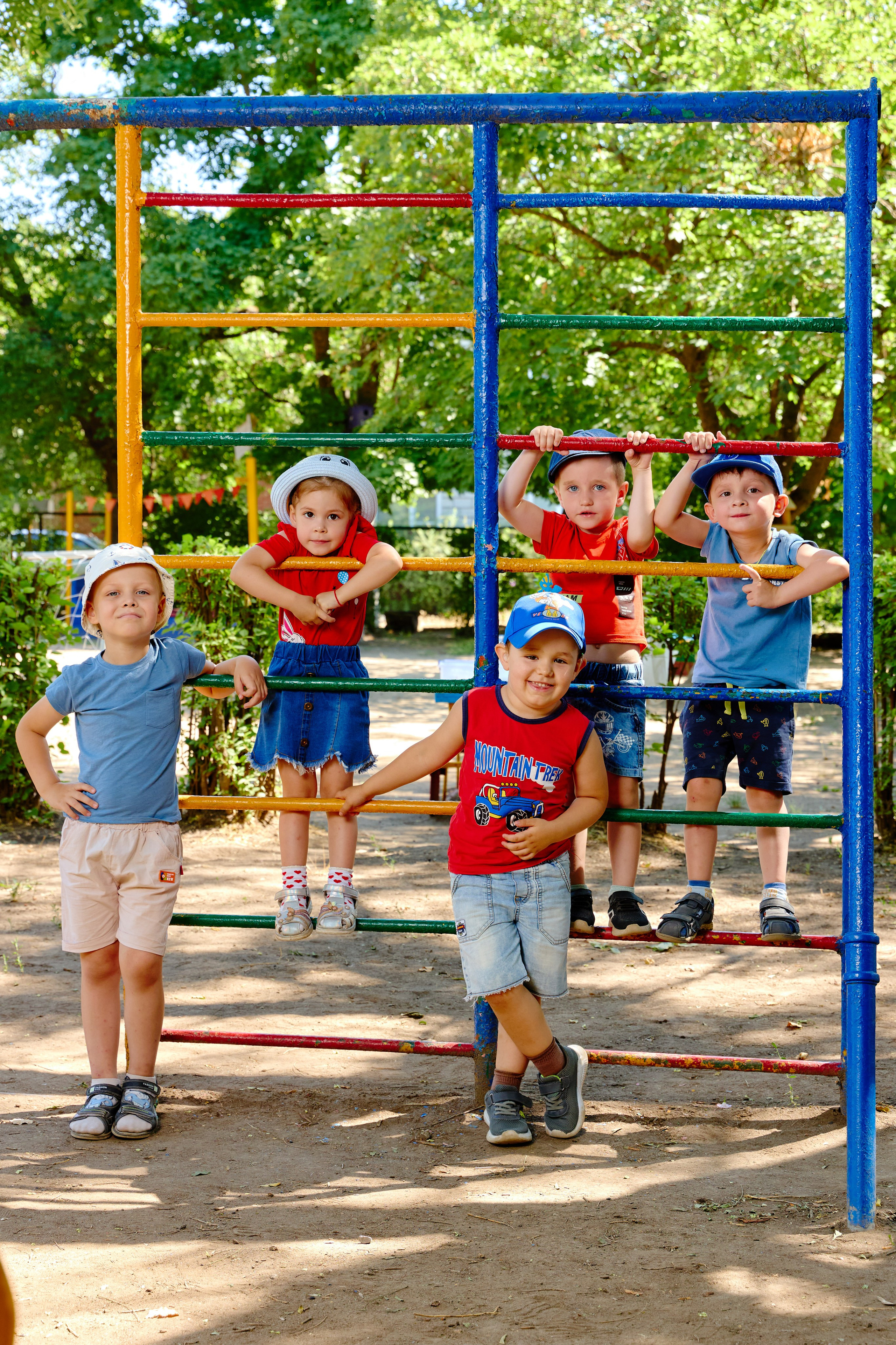 Пример летней съёмки в детском саду № 92 младшая группа Ромашки. Фотограф Выпускные альбомы Таганрог Сергей Коробченко
