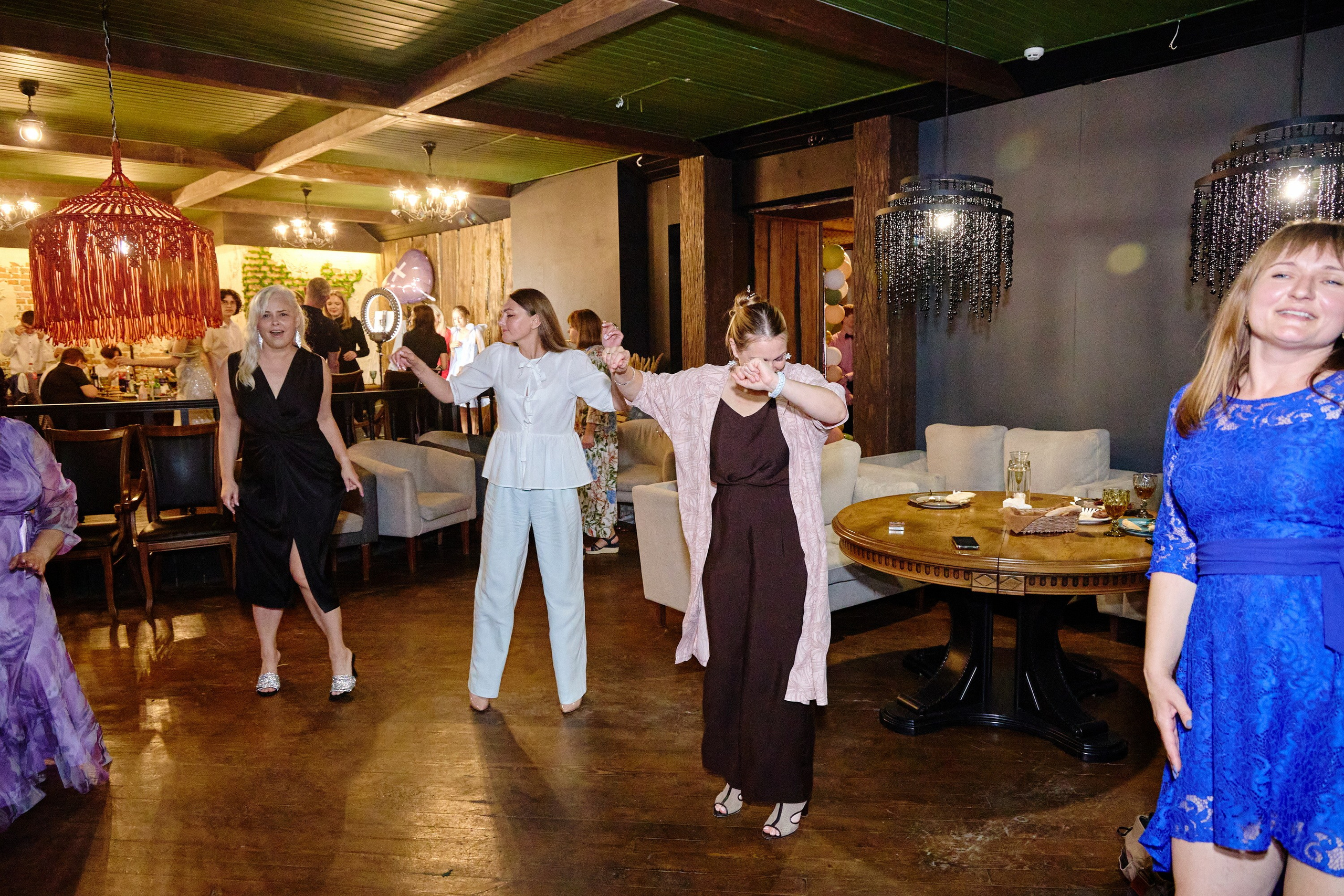 Выпускной 35 Сош. Фотограф Выпускные альбомы Таганрог Сергей Коробченко