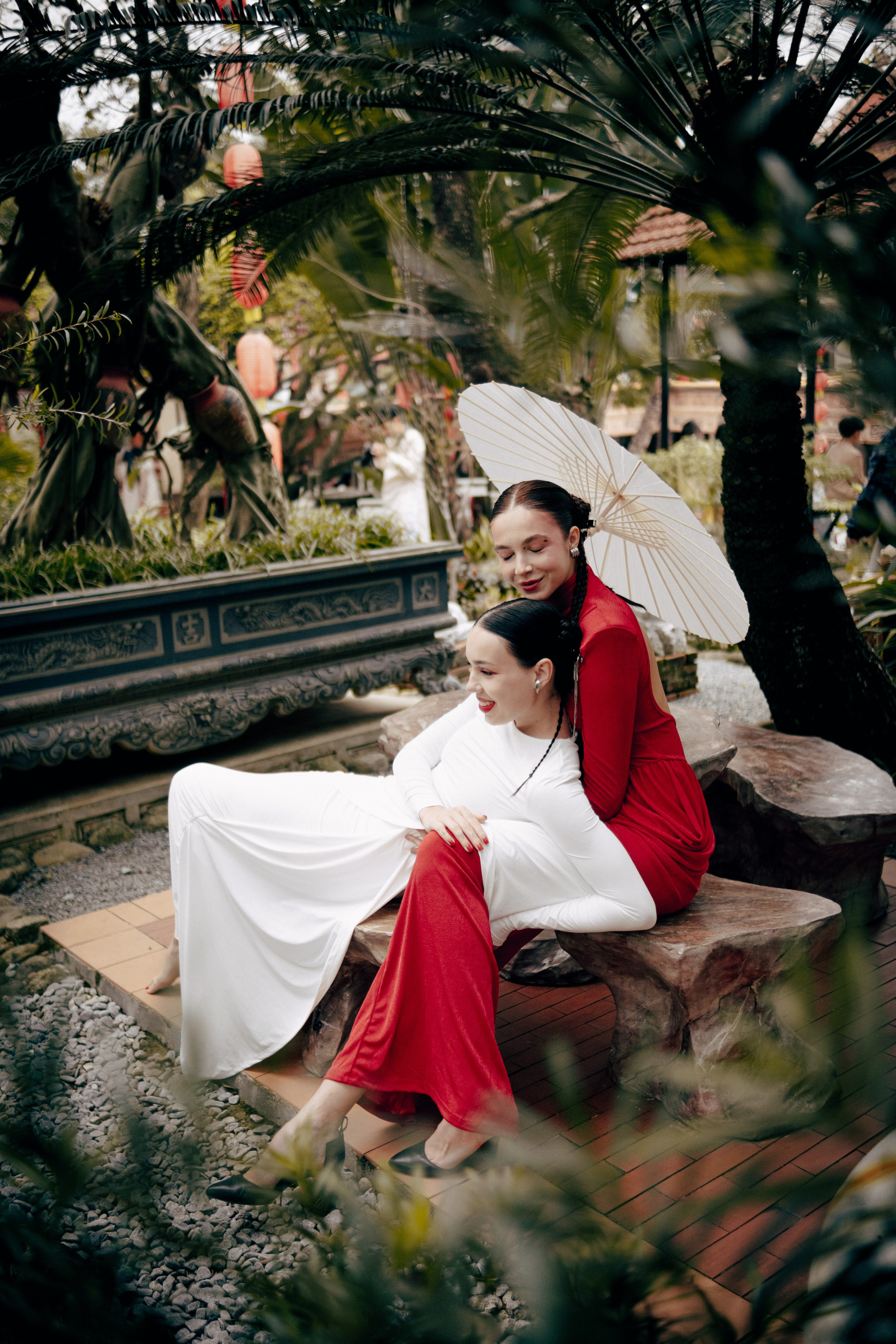 Валерия и Анна. Da nang Photographer Sergey Zelēnkin