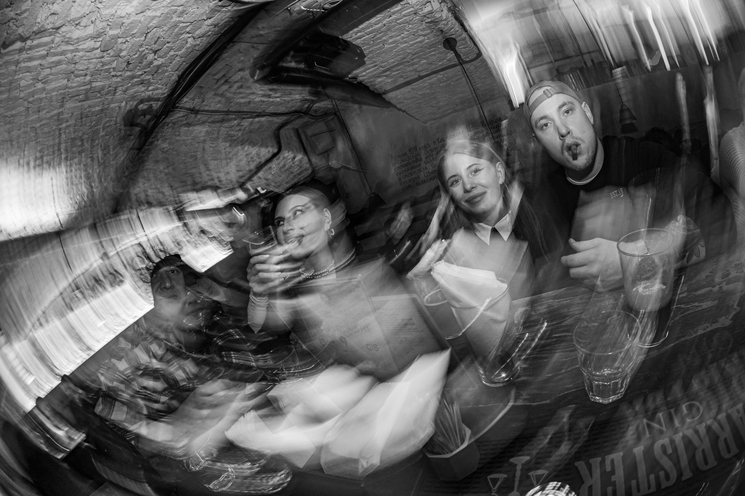 Гостевая смена Бара разбитых сердец в баре Обормоты. Концертный и репортажный фотограф в Санкт-Петербурге Слава Пахомов