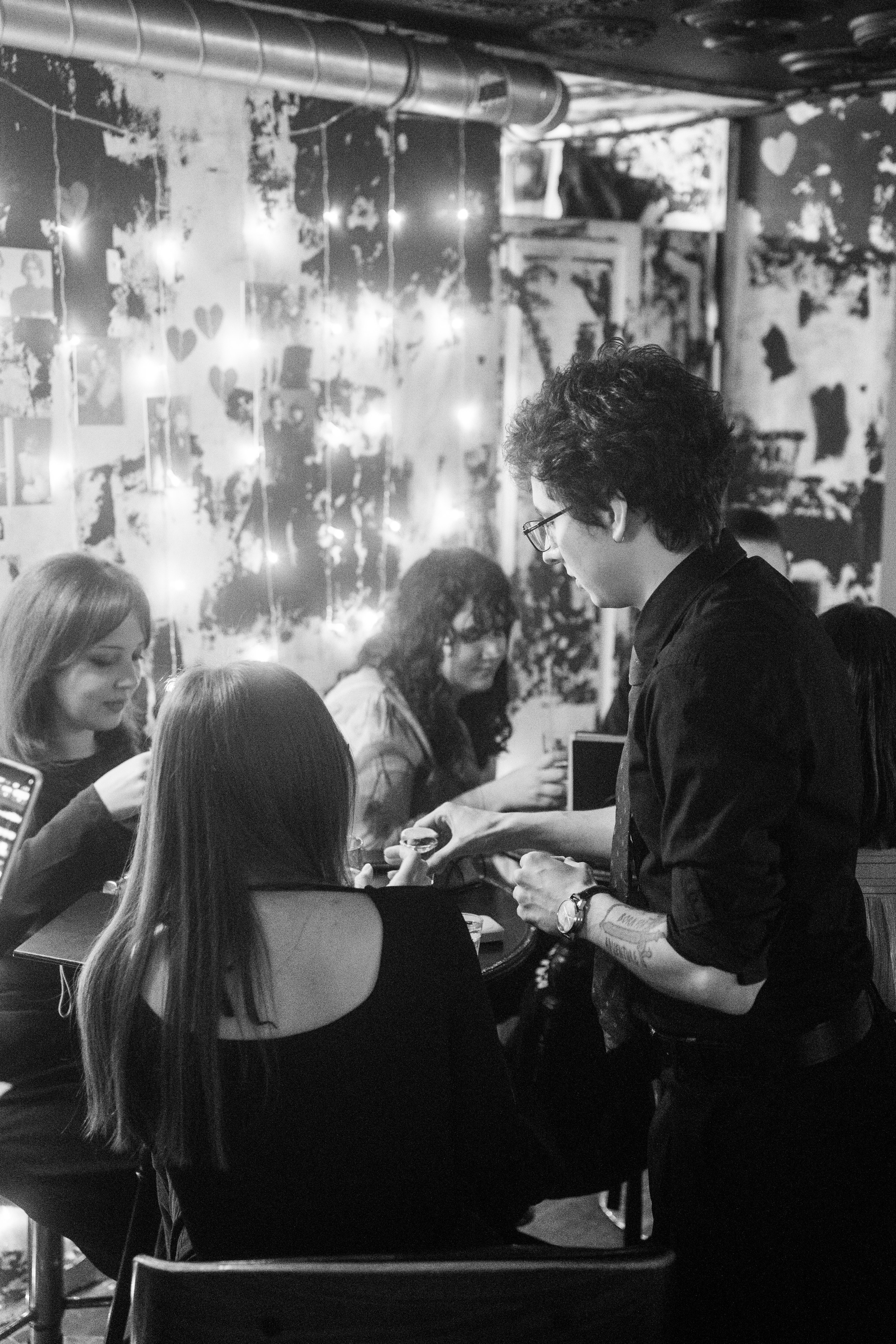 День святого Валентина в Баре разбитых сердец. Концертный и репортажный фотограф в Санкт-Петербурге Слава Пахомов