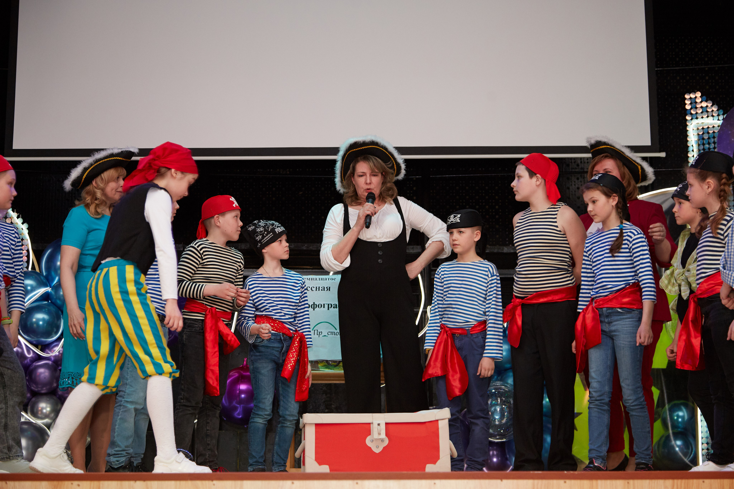 Последний звонок. Фотограф Савченко Люба. Москва