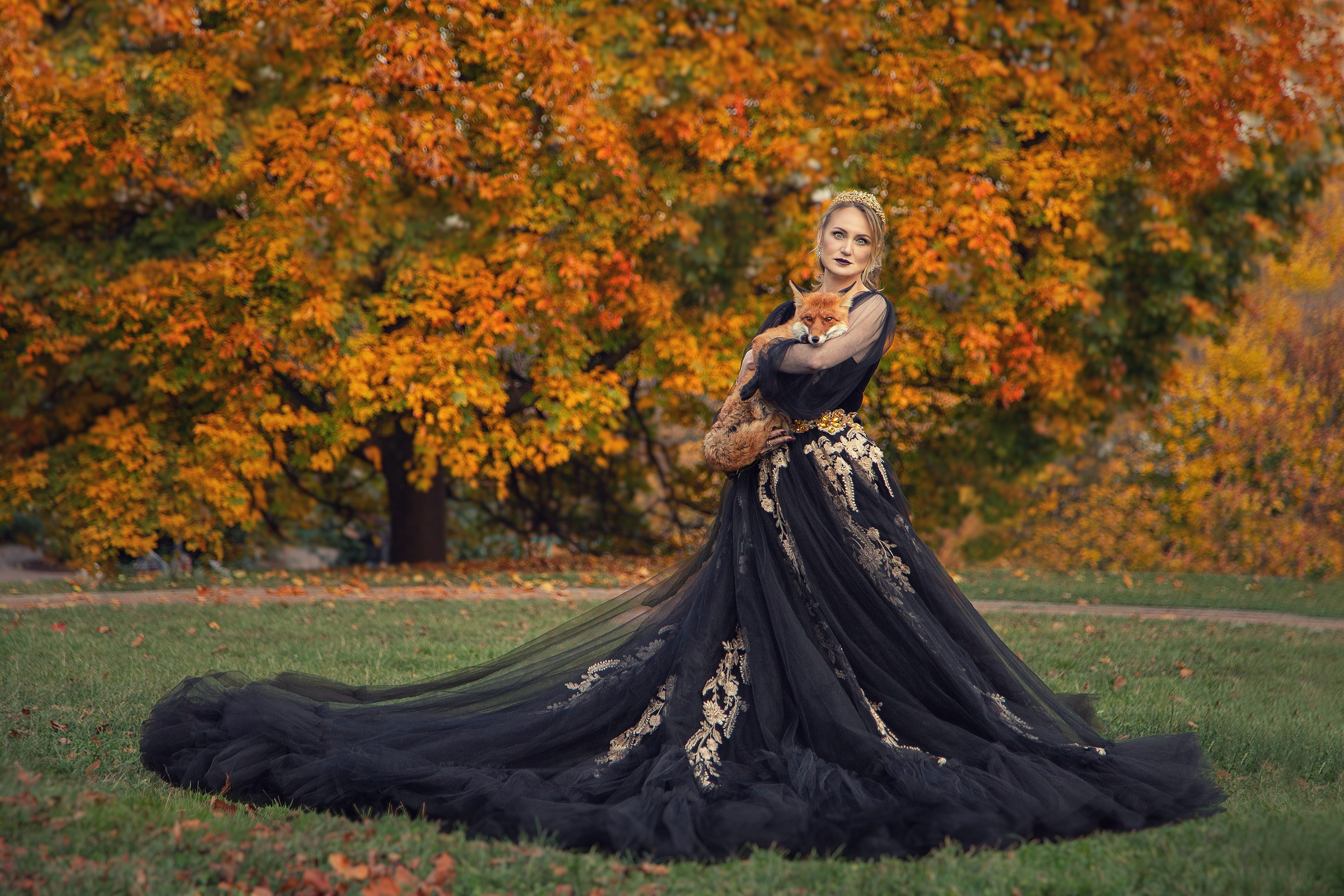 Женский портрет с лисой — необычная съемка с контактным животным | Фотограф Анна Татаурова. Фотограф Анна Татаурова | Авторская фотосъемка в Москве