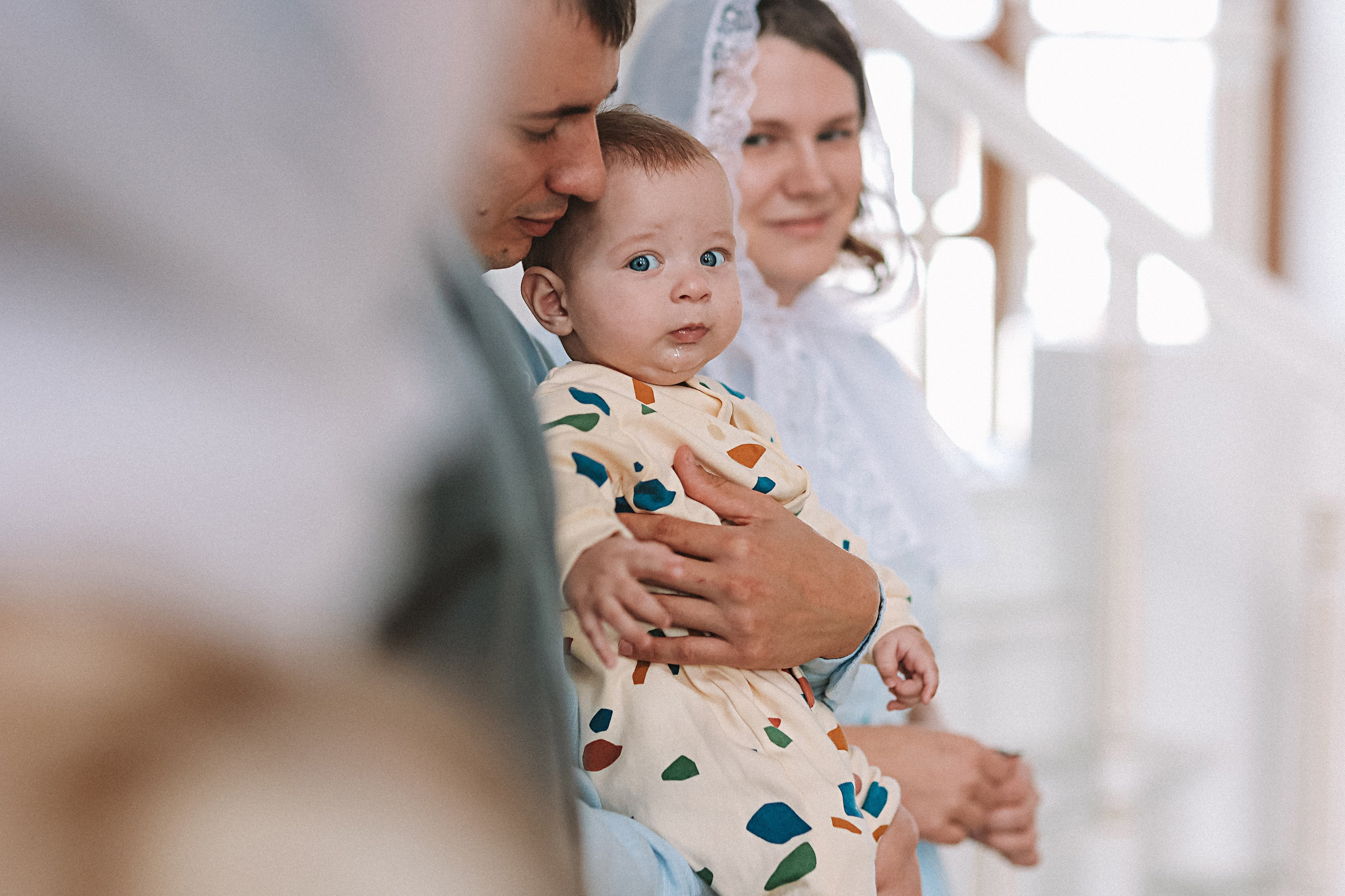 Крещение церковь около моста влюбленных. Семейный фотограф Тюмень, фотограф на роды Салмина Мария