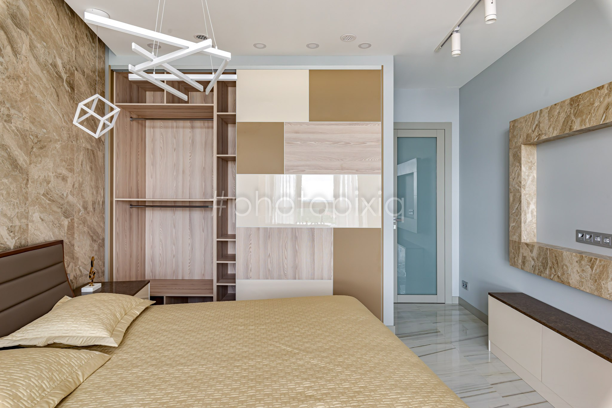 Съёмка мебели в спальне от КМ EVA. Интерьерная съёмка и виртуальные туры — Интерьерный фотограф Кузнецов Сергей (photopixiq)