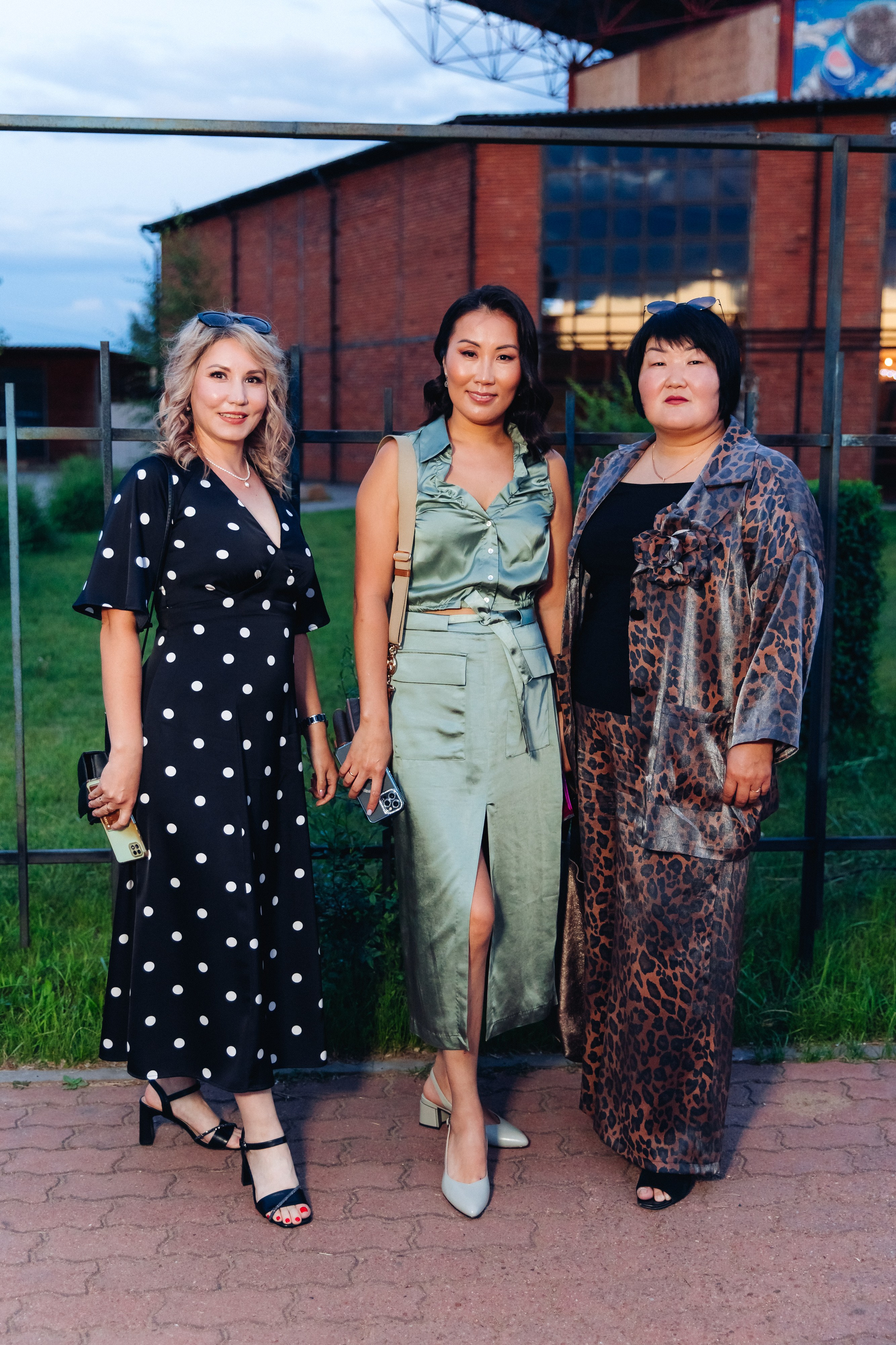 Выпускной вечер. 49 школа. Баран на корове. Свадебный и семейный фотограф в Улан-Удэ