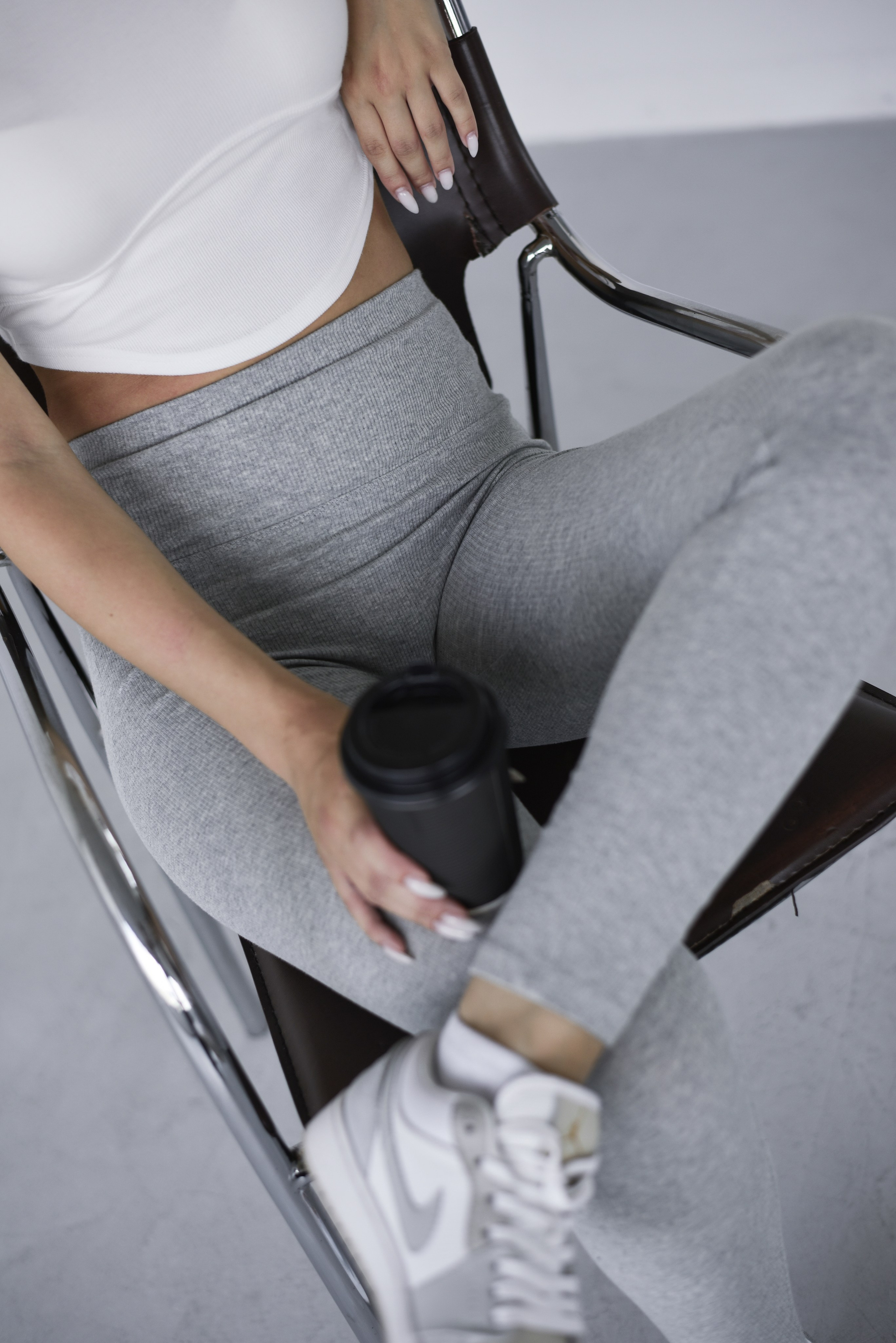 Кейс с леггинсами для вб. Фотограф Таина Комбарова