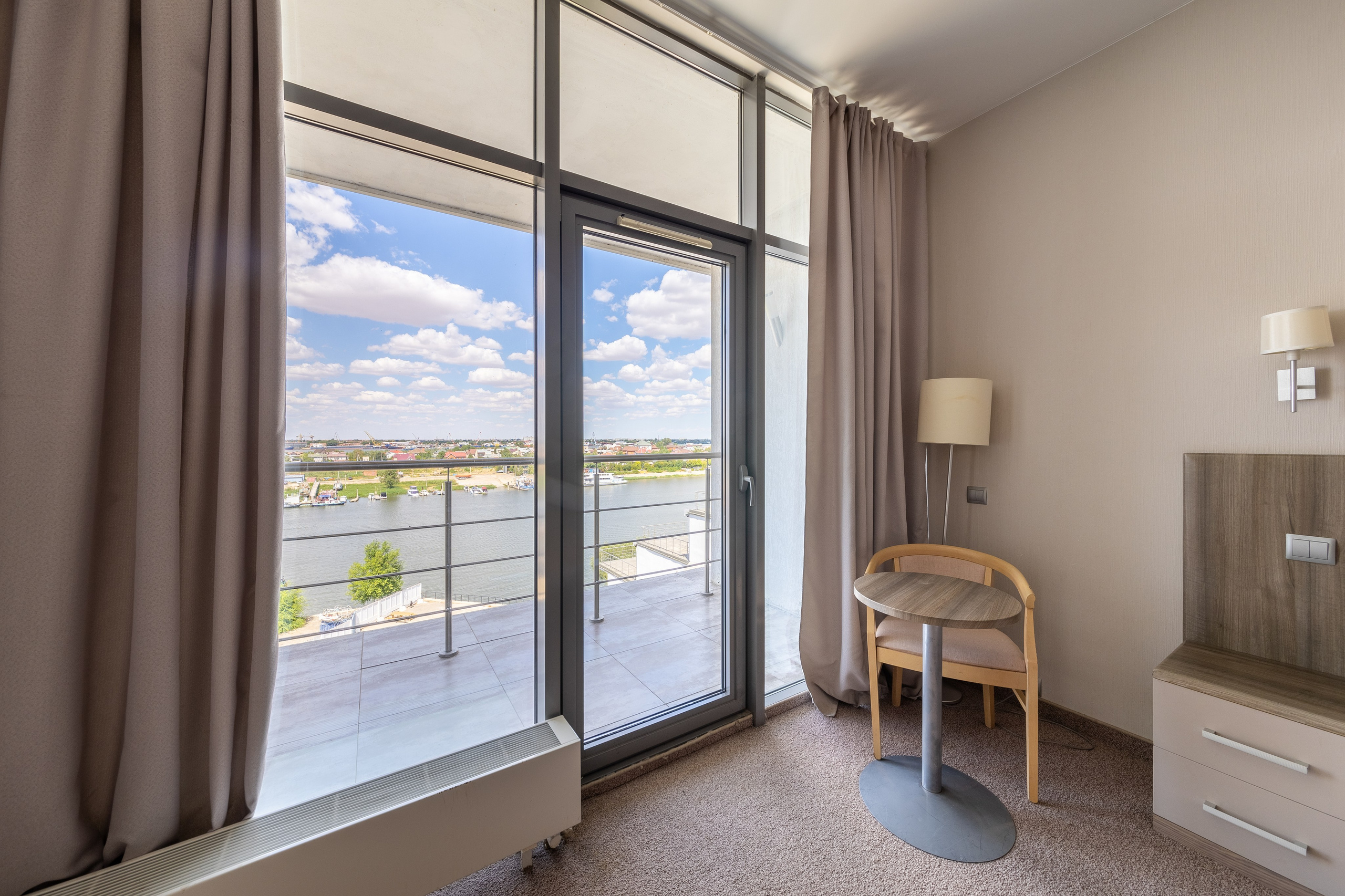 Отель «Золотой Затон» г. Астрахань. Интерьерный фотограф Рафаэль