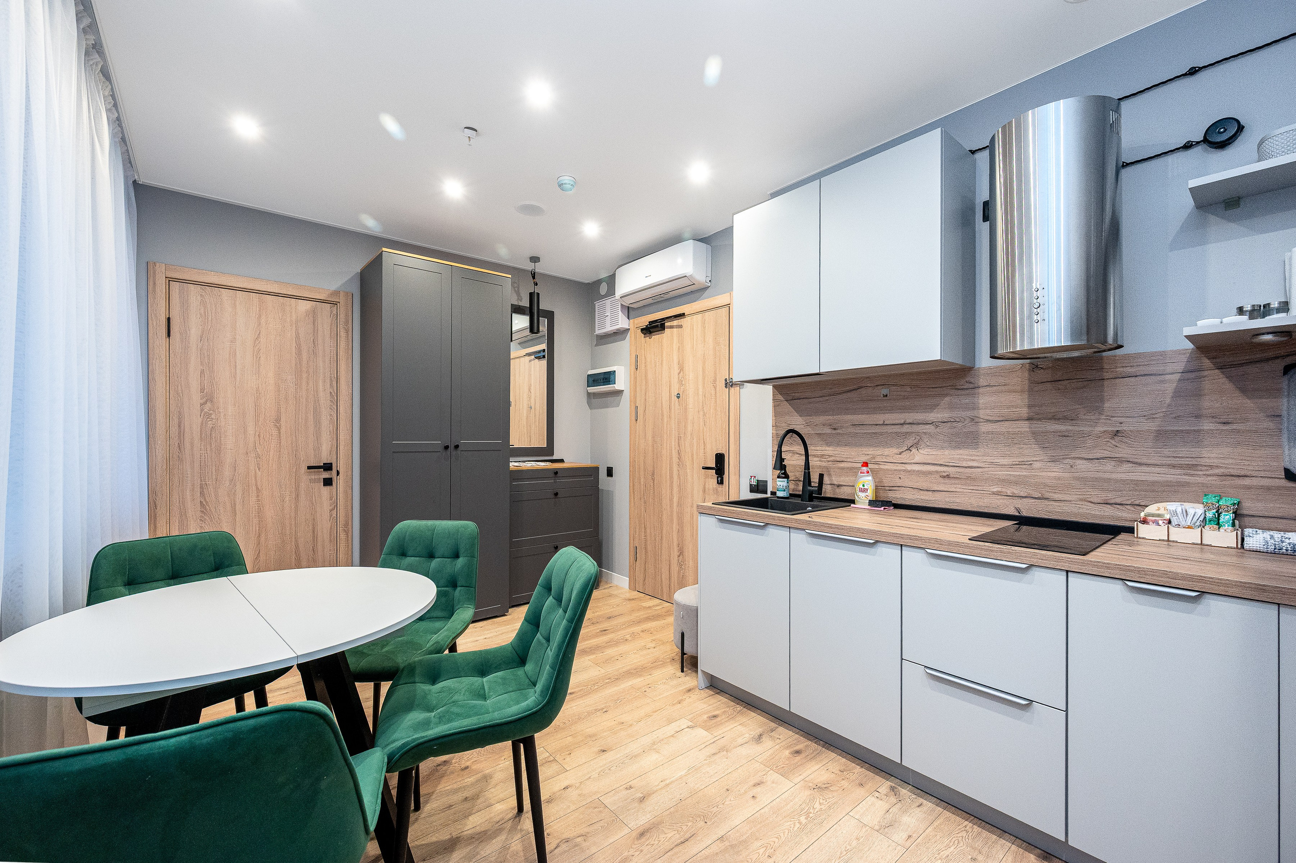 Номер под аренду в Glorax. Интерьерный фотограф. Фото- видеосъемка недвижимости Санкт-Петербург