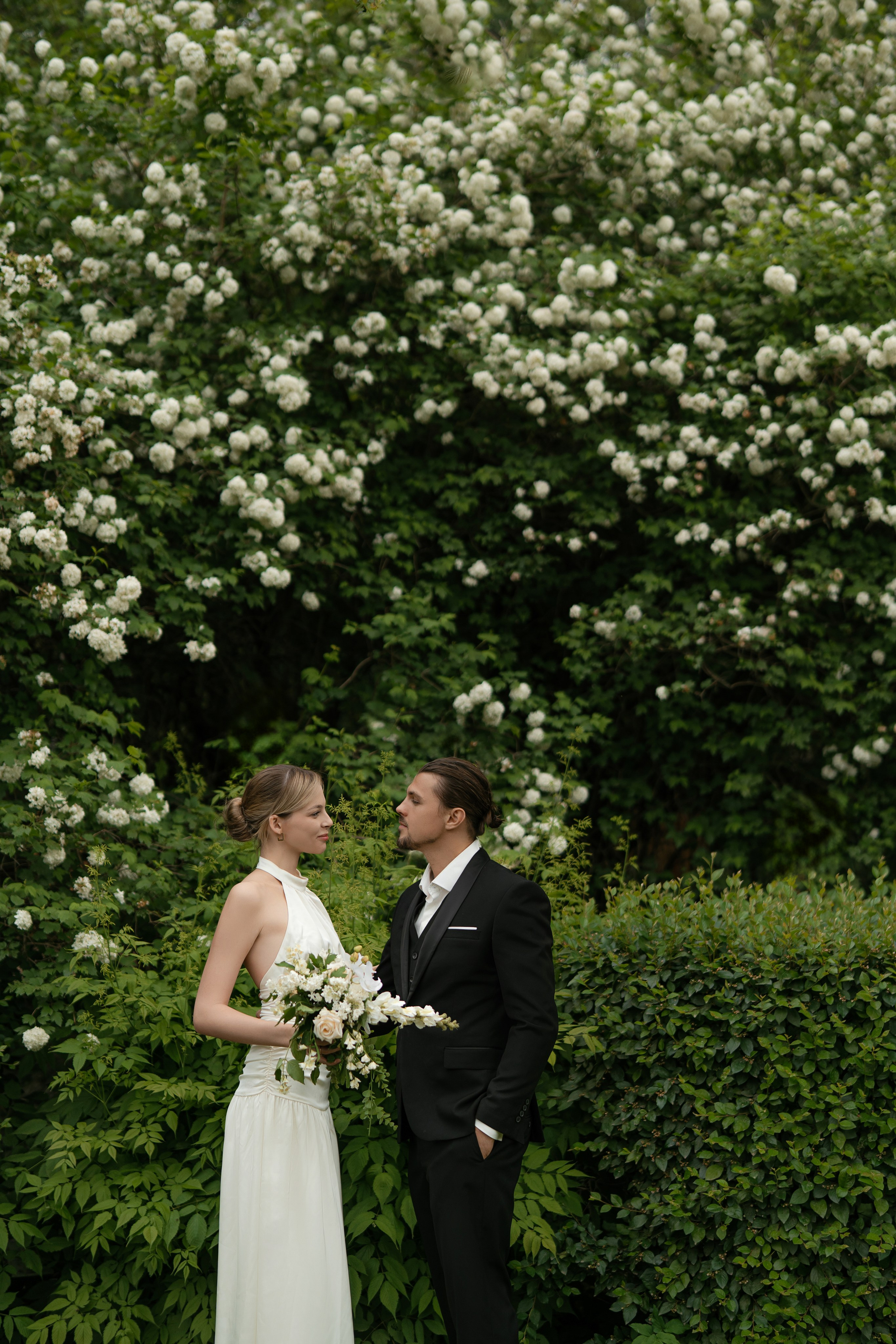Свадебная прогулка, а парке Сокольники. Фотограф Сергиев Посад / Москва / Дмитров / Дубна