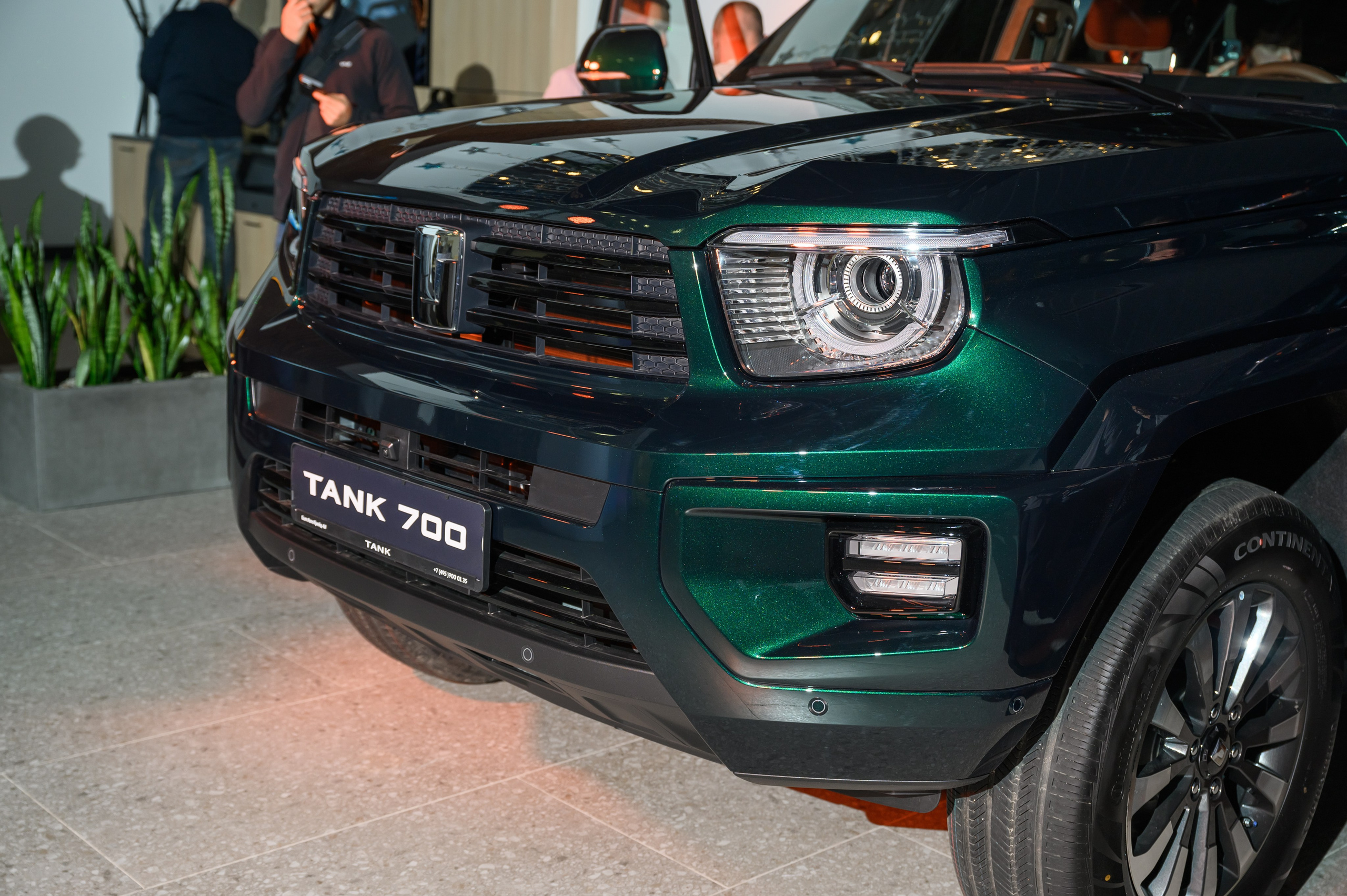 Автосалон Танк. Свадебный фотограф Москва Юрий Кульман