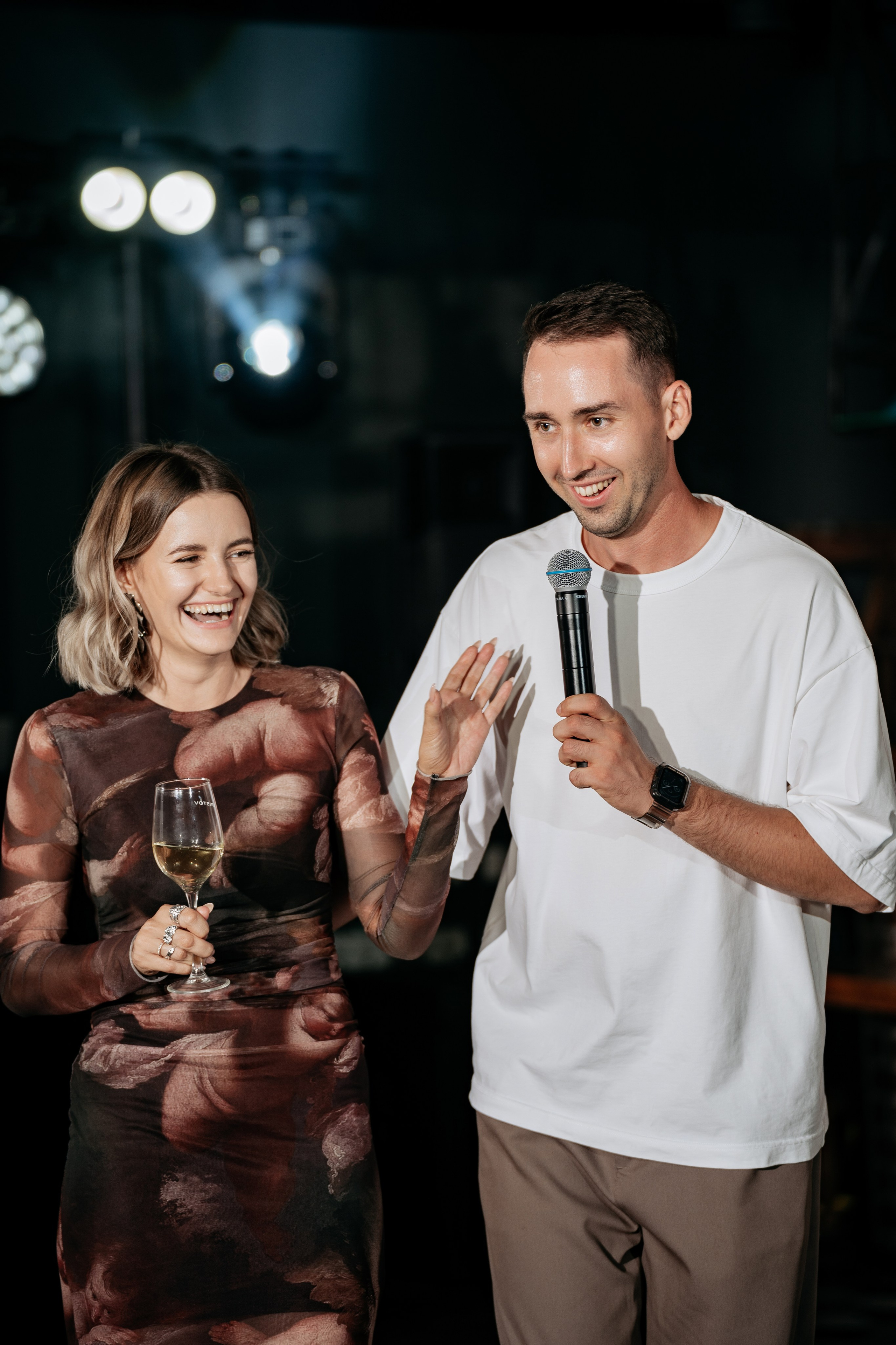 Свадебный фотограф Анапа запечатлел тост гостей. 