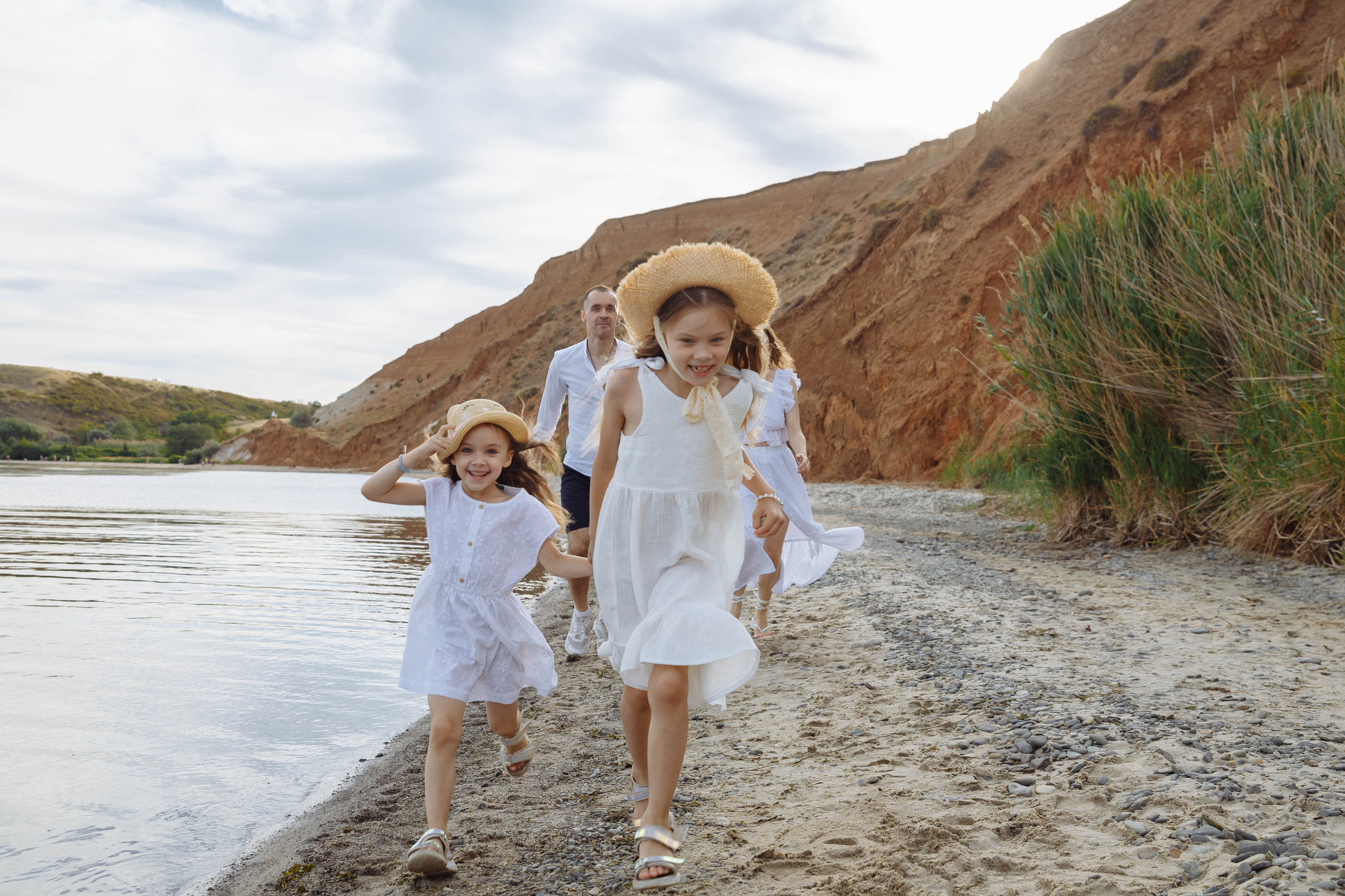 Семейная съемка для Юли, Саши и девочек. Событийный фотограф Максим Бескоровайновнов