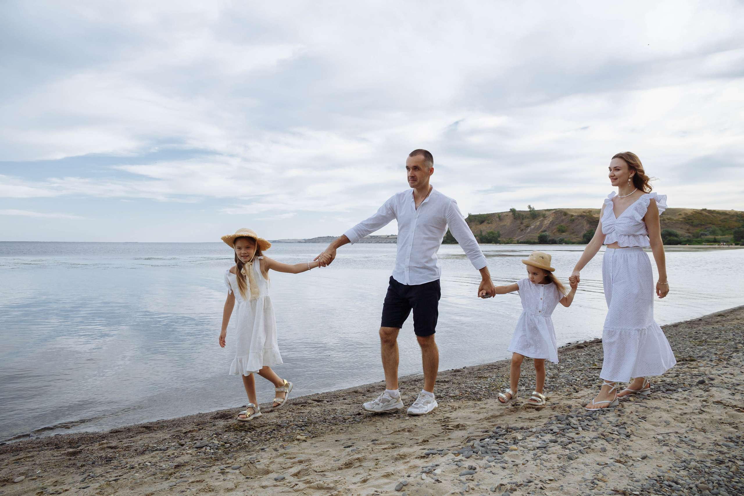 Семейная съемка для Юли, Саши и девочек. Событийный фотограф Максим Бескоровайновнов