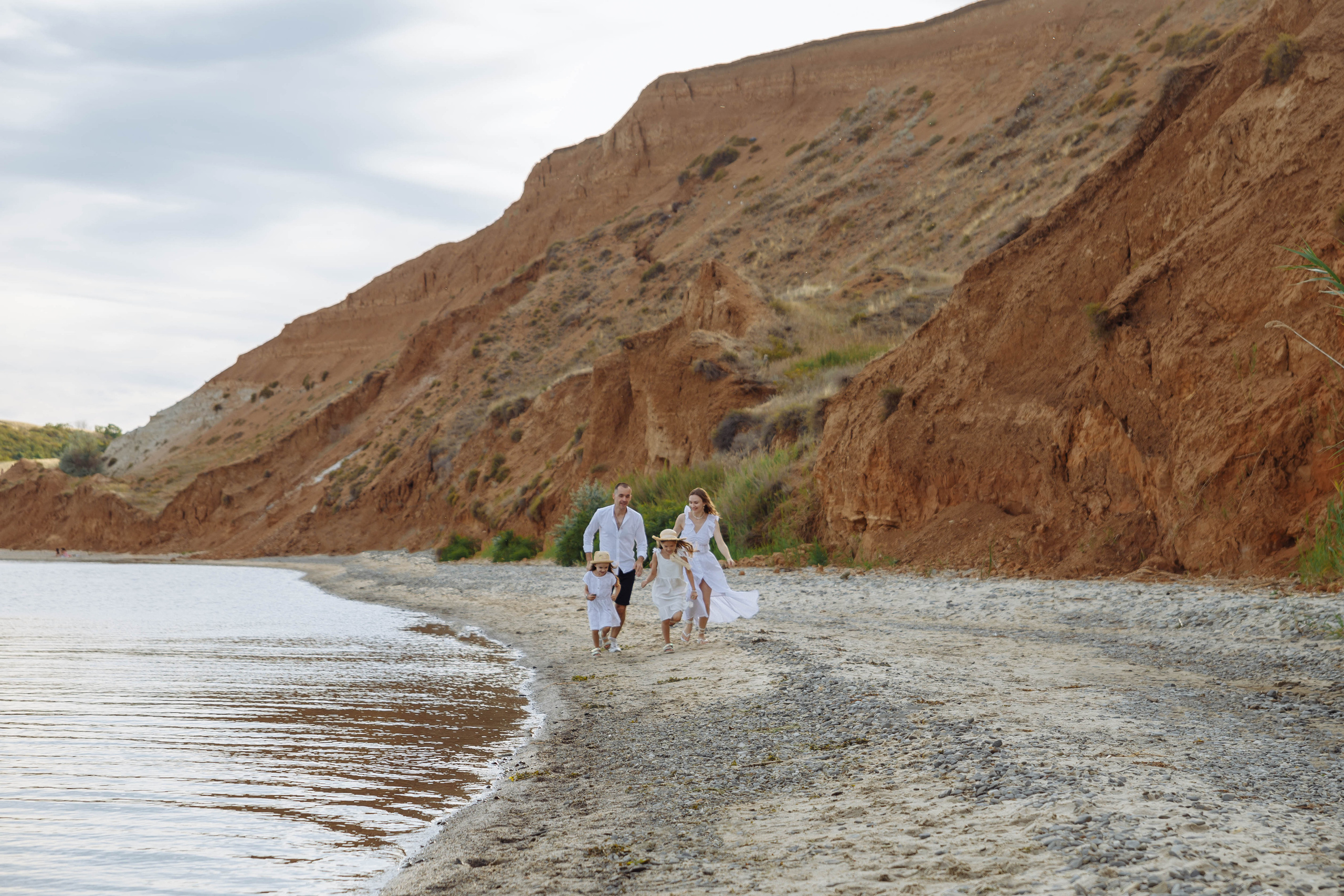 Семейная съемка для Юли, Саши и девочек. Событийный фотограф Максим Бескоровайновнов