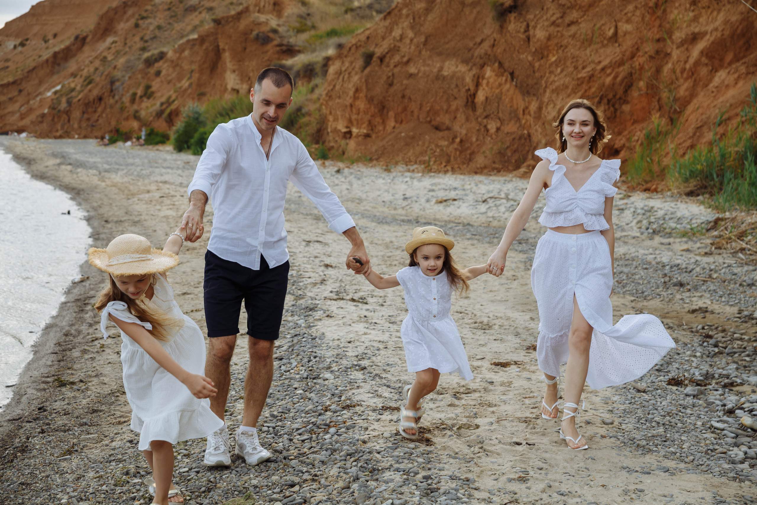 Семейная съемка для Юли, Саши и девочек. Событийный фотограф Максим Бескоровайновнов