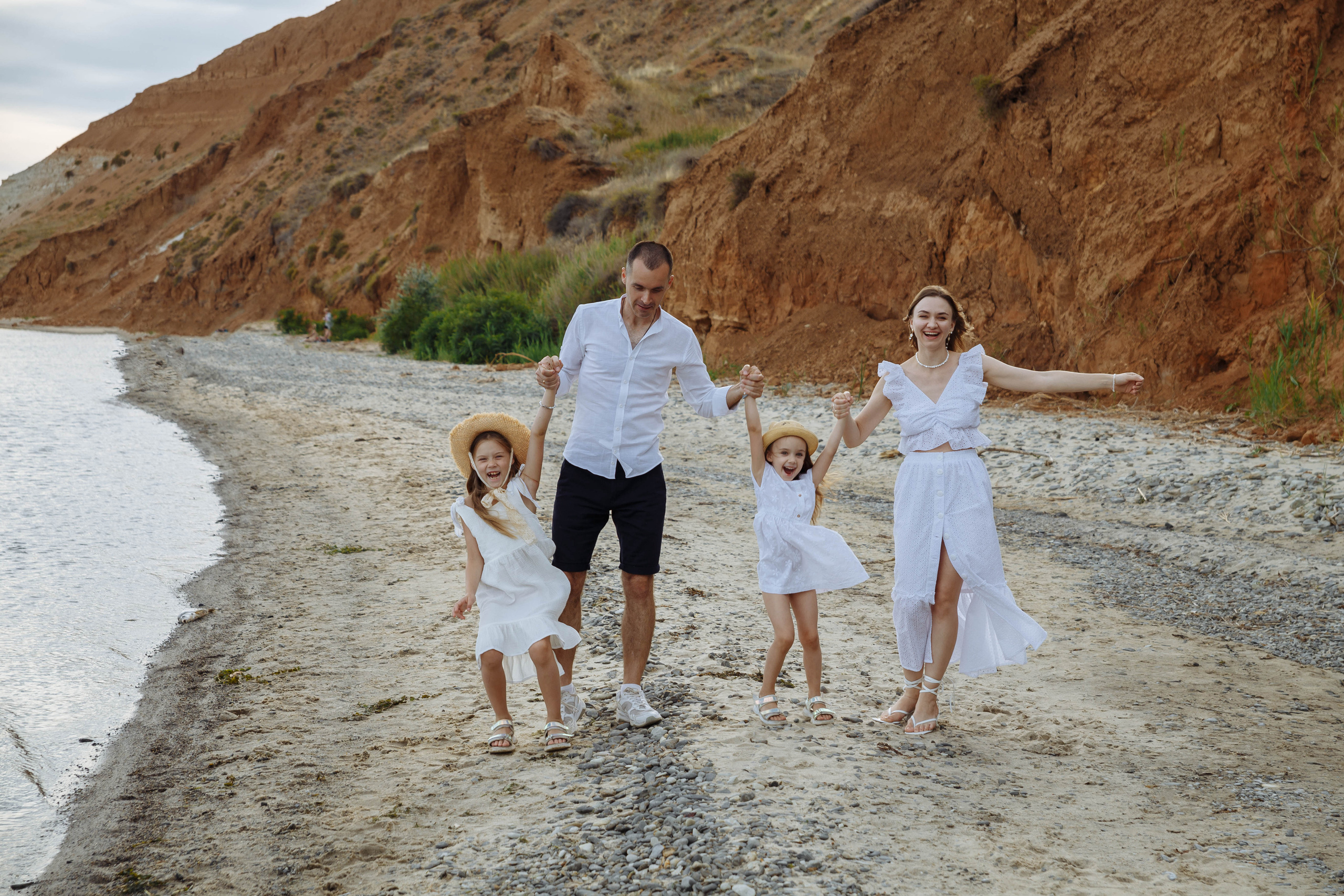 Семейная съемка для Юли, Саши и девочек. Событийный фотограф Максим Бескоровайновнов