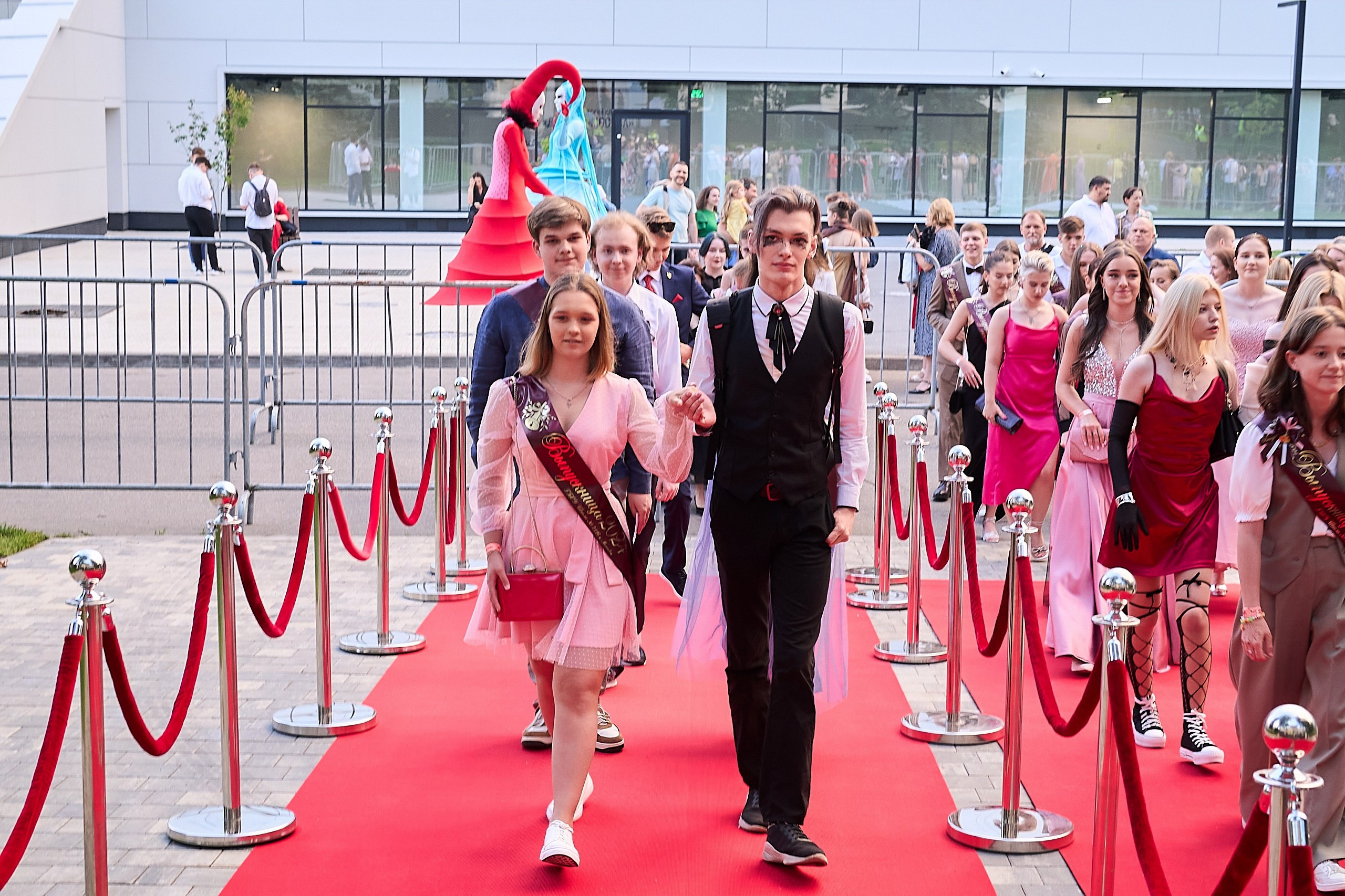 Выпускной 2024 концертный зал Академия ВТБ. Фотограф и Видеограф в Москве. Олег Корушев