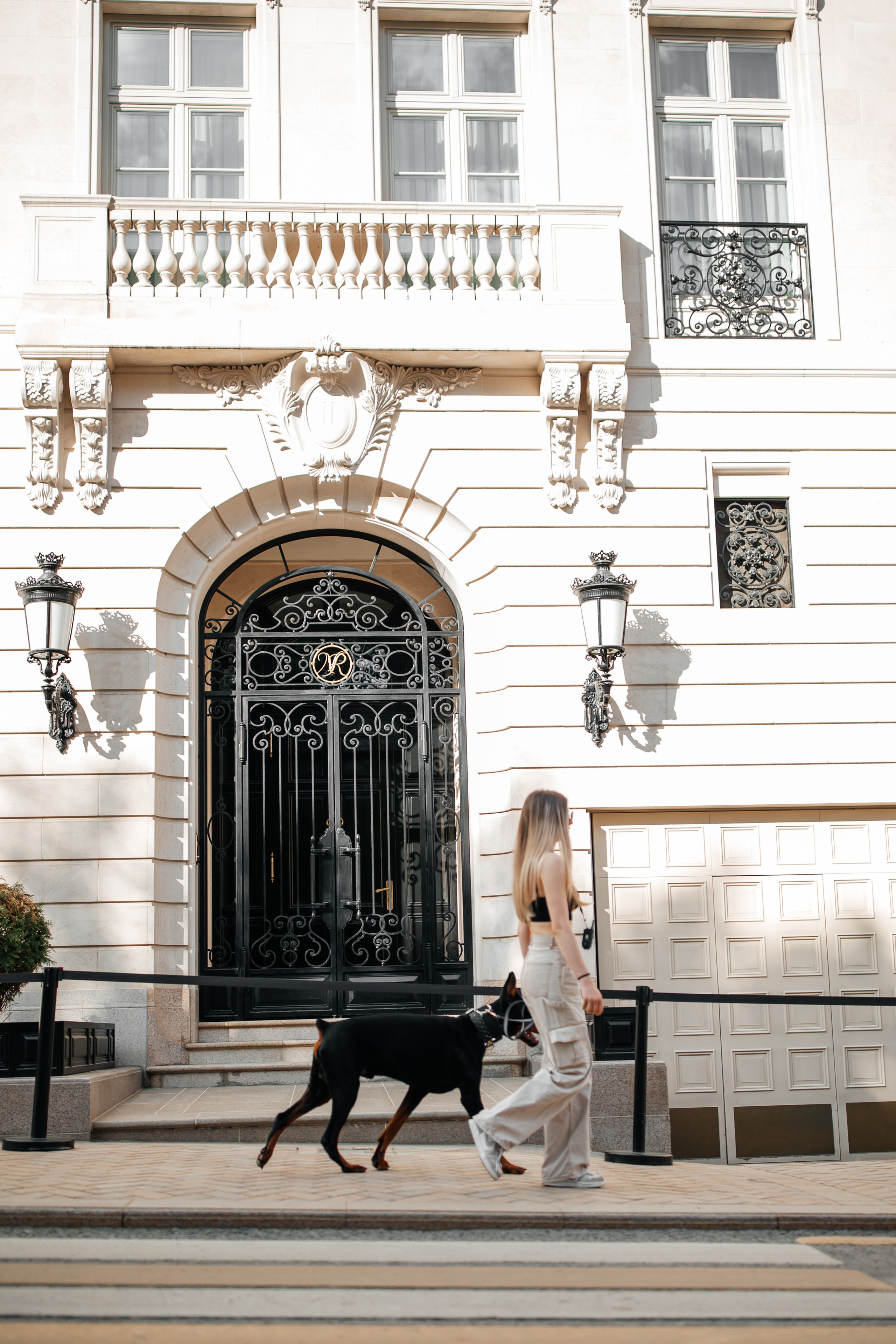 Фото дни с Доберманом. Свадебный фотограф в Москве и Твери