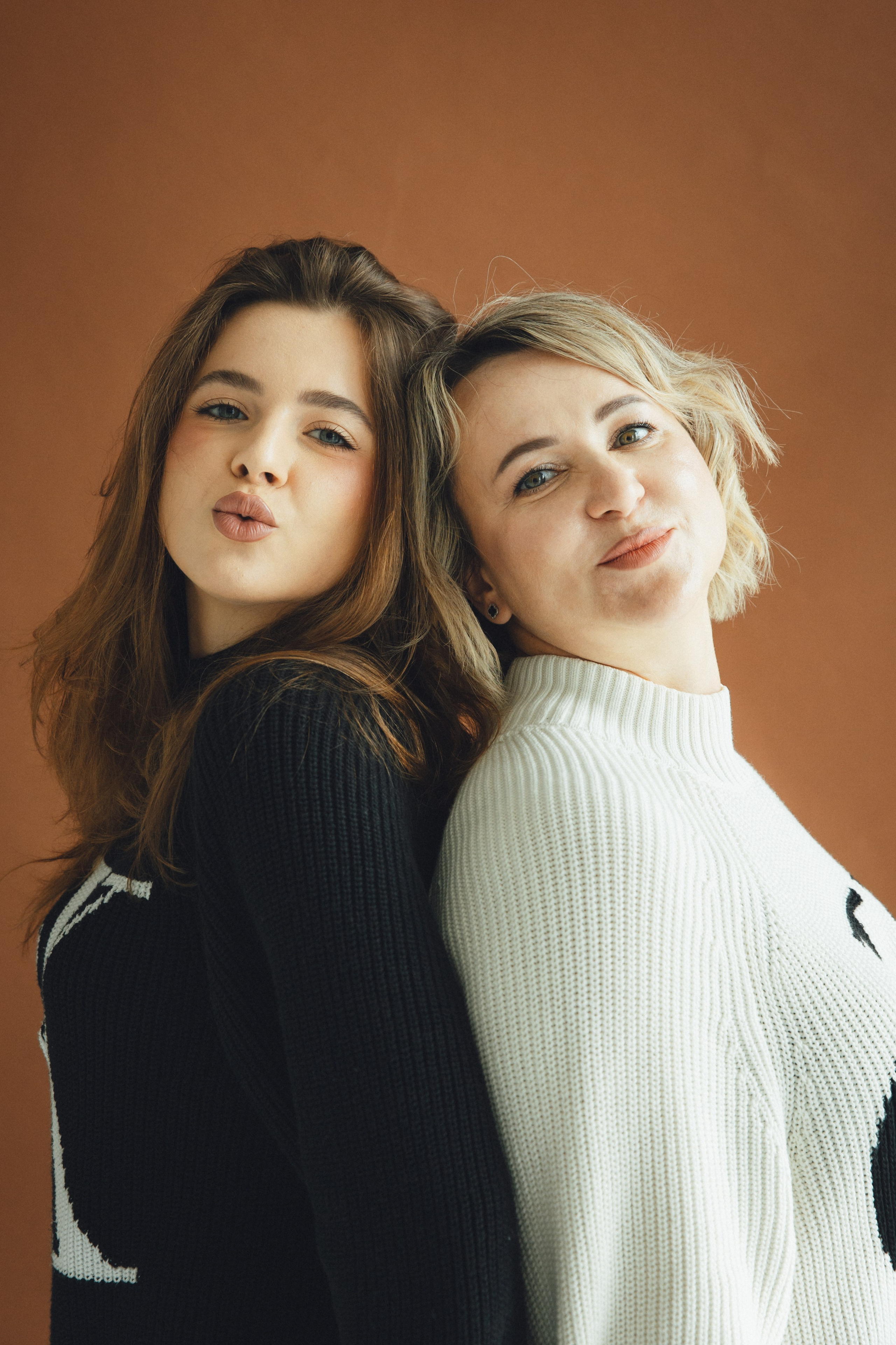 Лера и Ольга / Фактура. Фотограф Калининград Илья Миллер