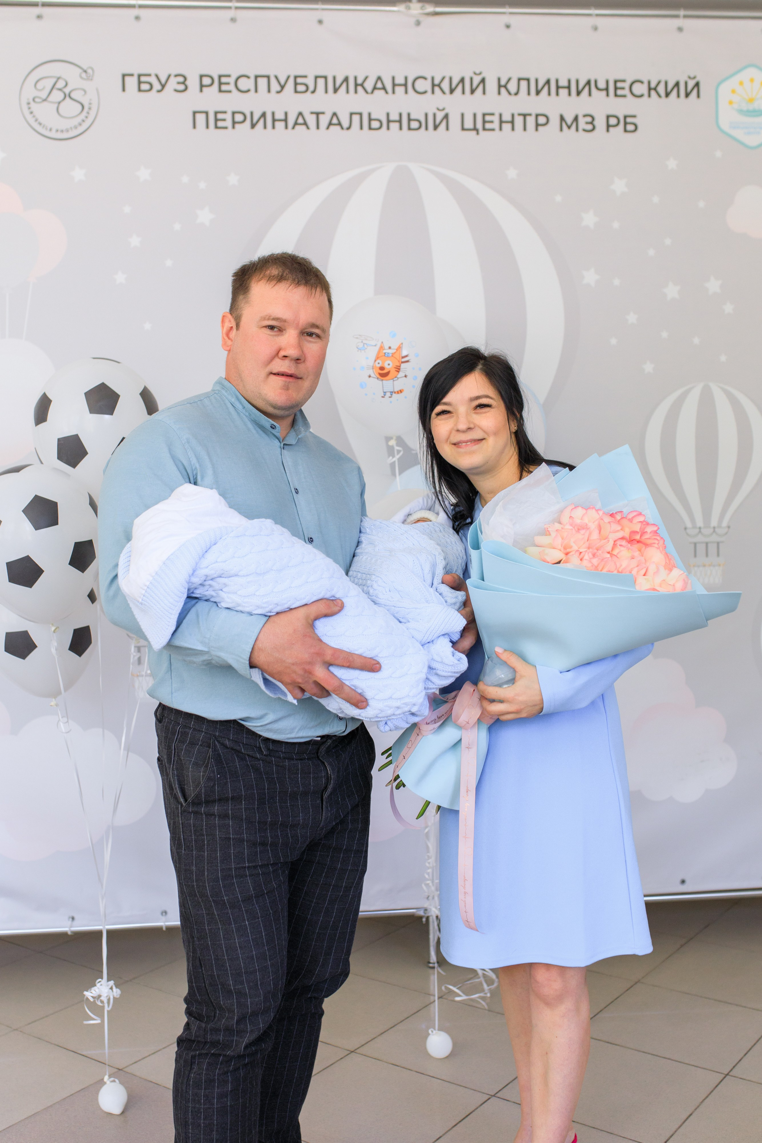 Съемка выписки из роддома. Фотограф в Уфе Ирина Идрисова