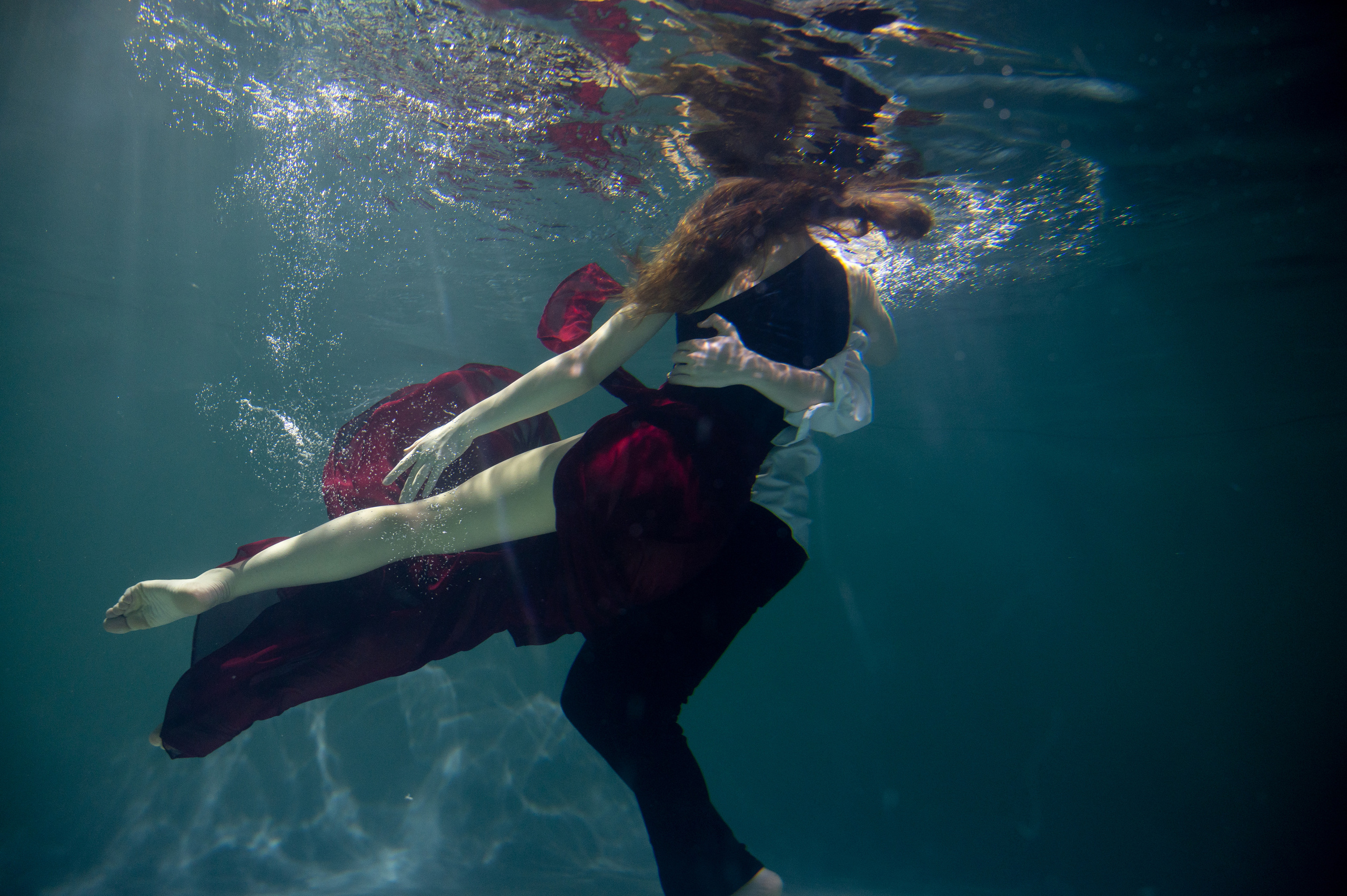 Фотосъемка в воде, аквастудия, романтическая пара  в воде