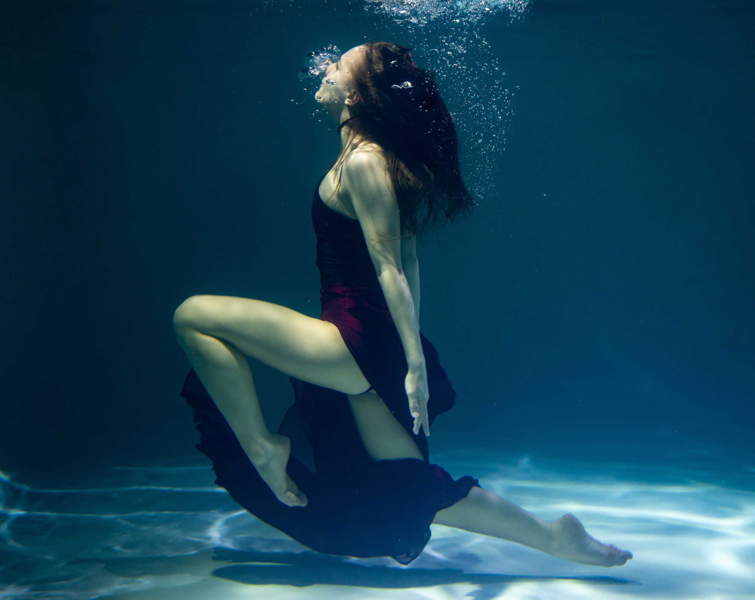 Фотосъемка в воде, аквастудия, романтическая пара  в воде