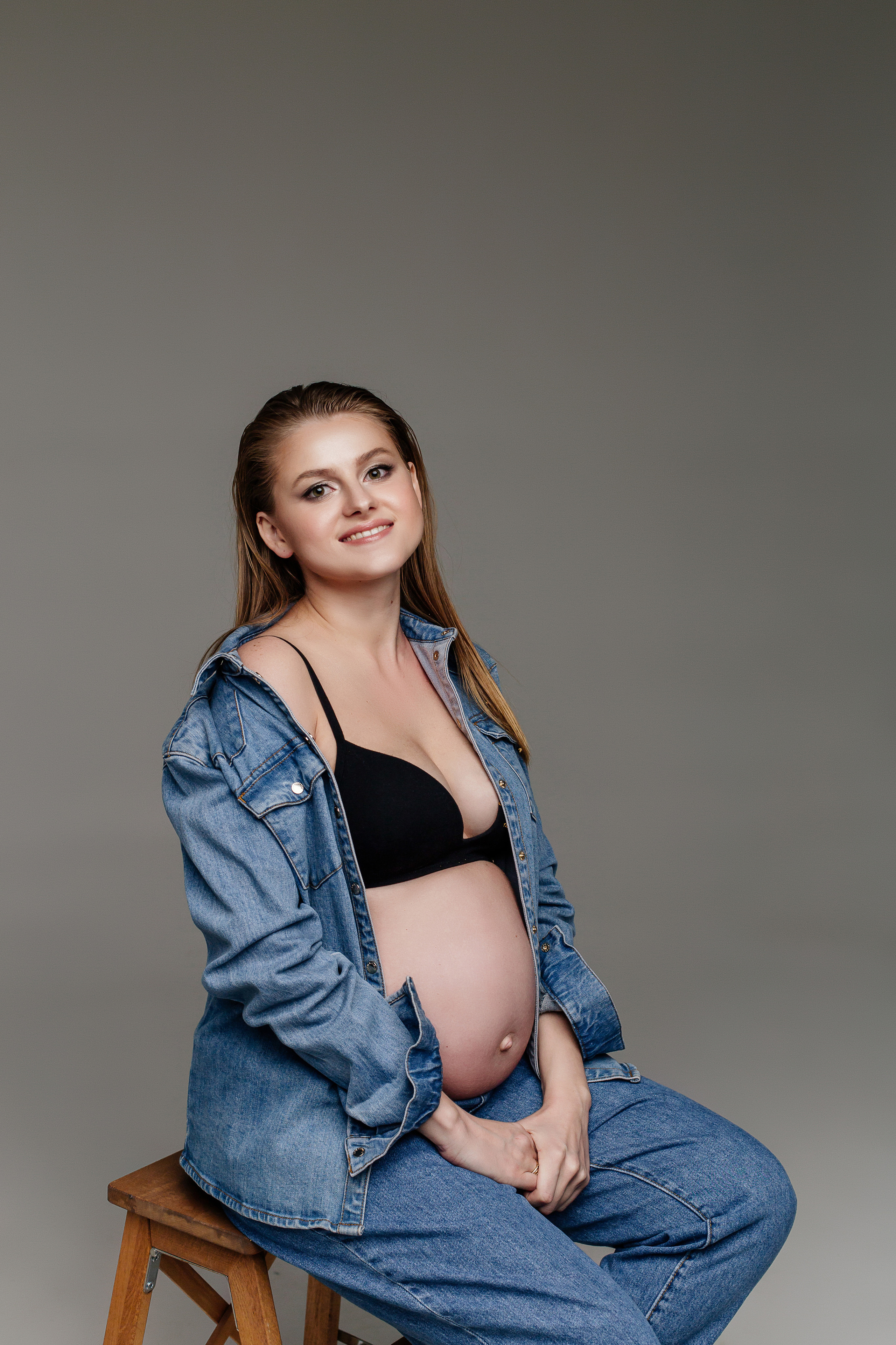 Фотосессия беременности Воронеж. Фотограф беременных Воронеж. Беременность. Фотограф Воронеж. Стильная фотосессия беременности. Фотосессия в стиле Vogue Воронеж. Фотосессия беременности в студии. Фотосессия беременности на циклораме. Стильная фотосессия беременности. Фотосессия все включено Воронеж.