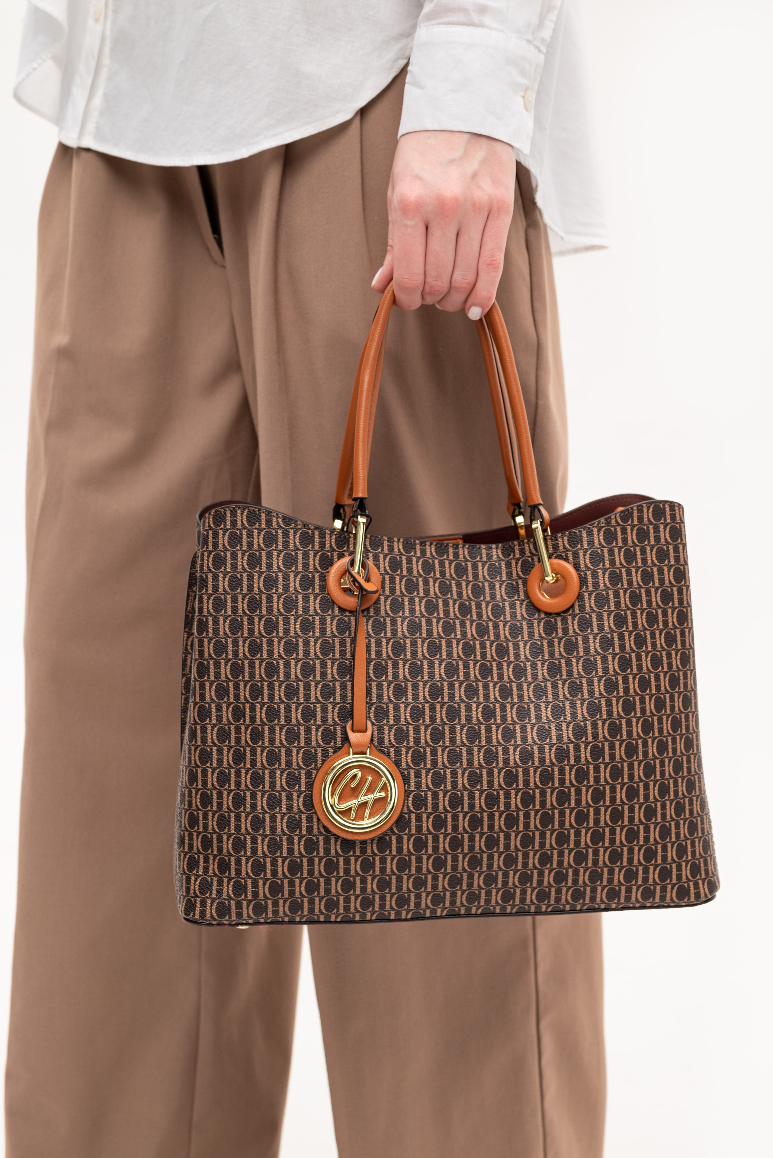 Сумки. Предметный фотограф, фото для маркетплейсов Пятигорск, КМВ