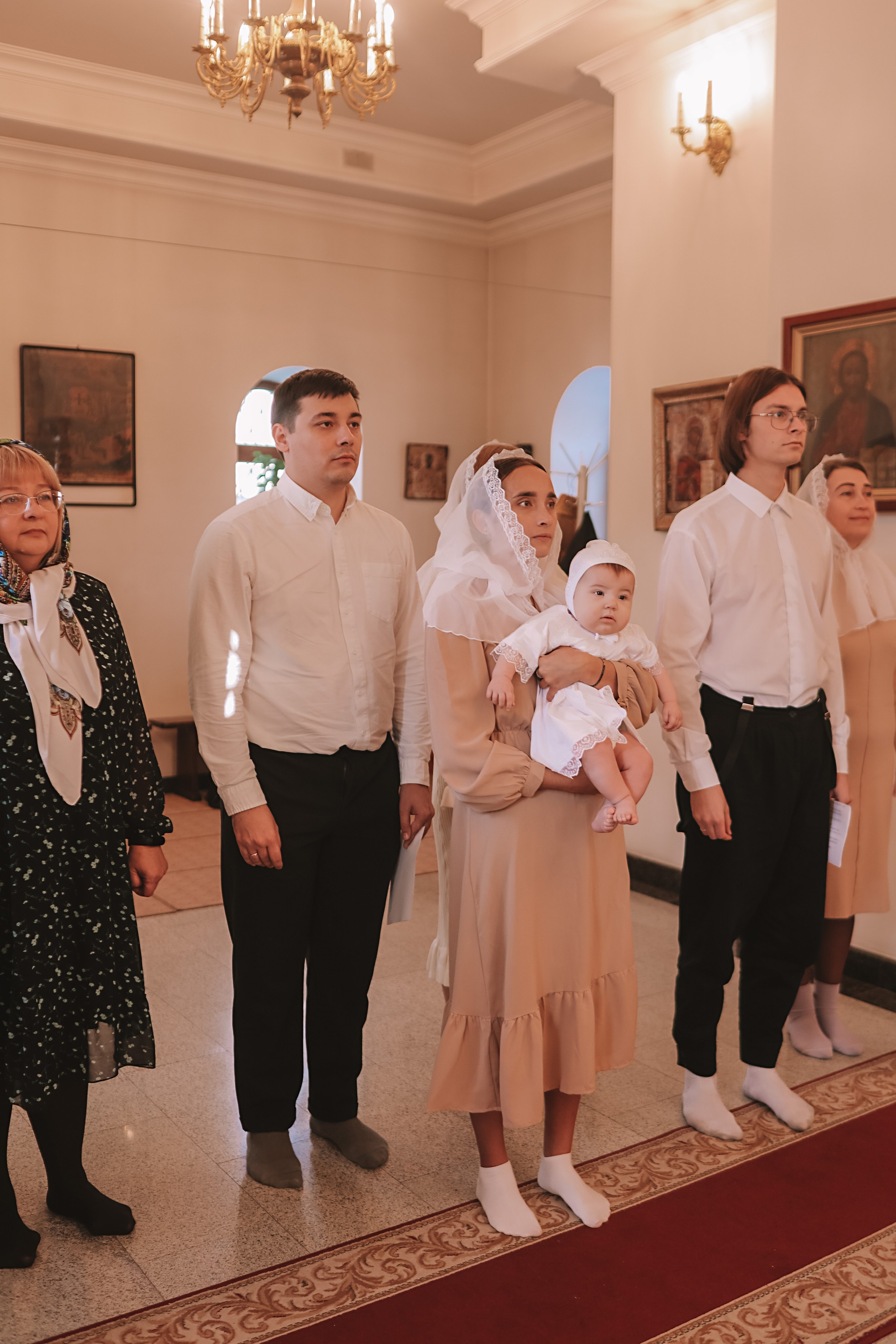 Крещение круглая церковь. Семейный фотограф Тюмень, фотограф на роды Салмина Мария