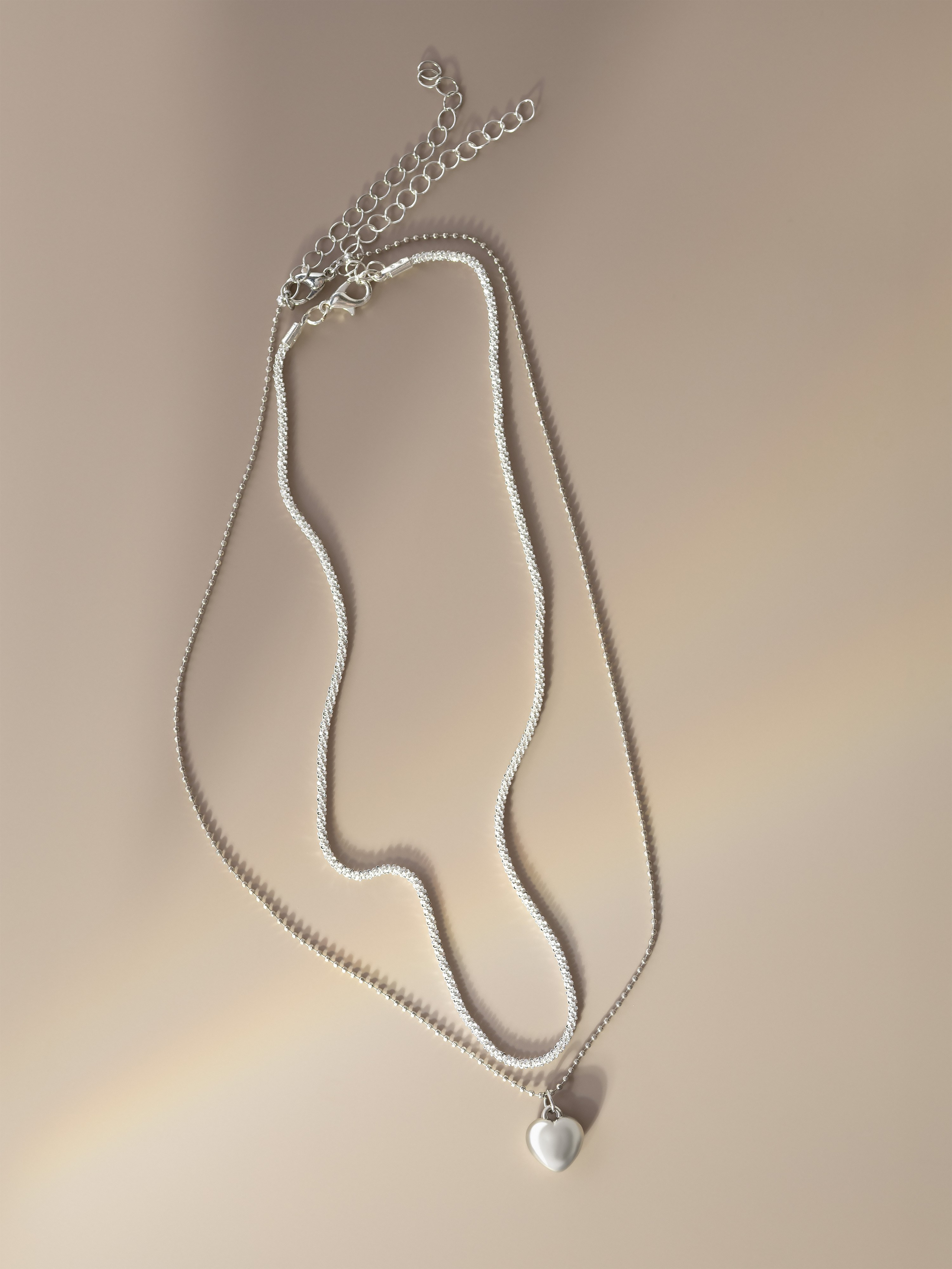 Бижутерия, подвески. Предметный фотограф Северова Екатерина | Профессиональная предметная съёмка фото и видео в Санкт-Петербурге