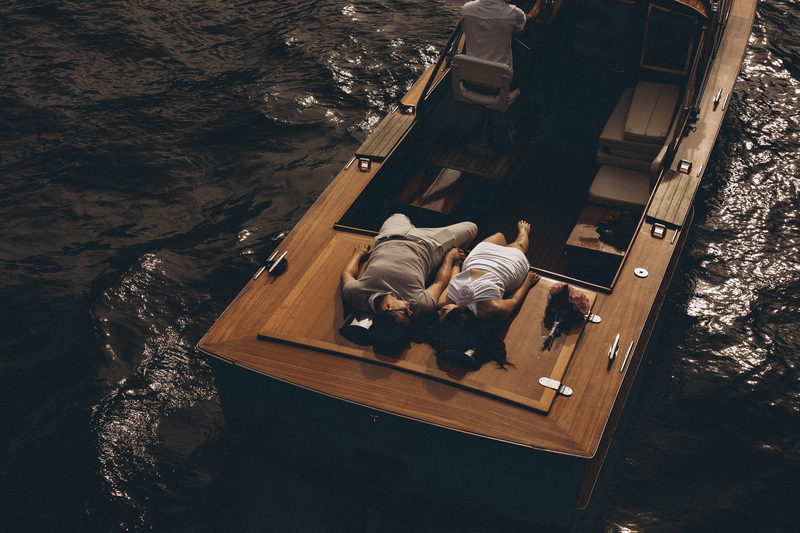 СВАДЕНБНАЯ СЬЕМКА НА КАТЕРЕ ПО КАНАЛАМ САНКТ-ПЕТЕРБУРГА И В АКВАТОРИИ НЕВЫ. Профессиональный фотограф, Санкт-Петербург — Виктория Богомолова