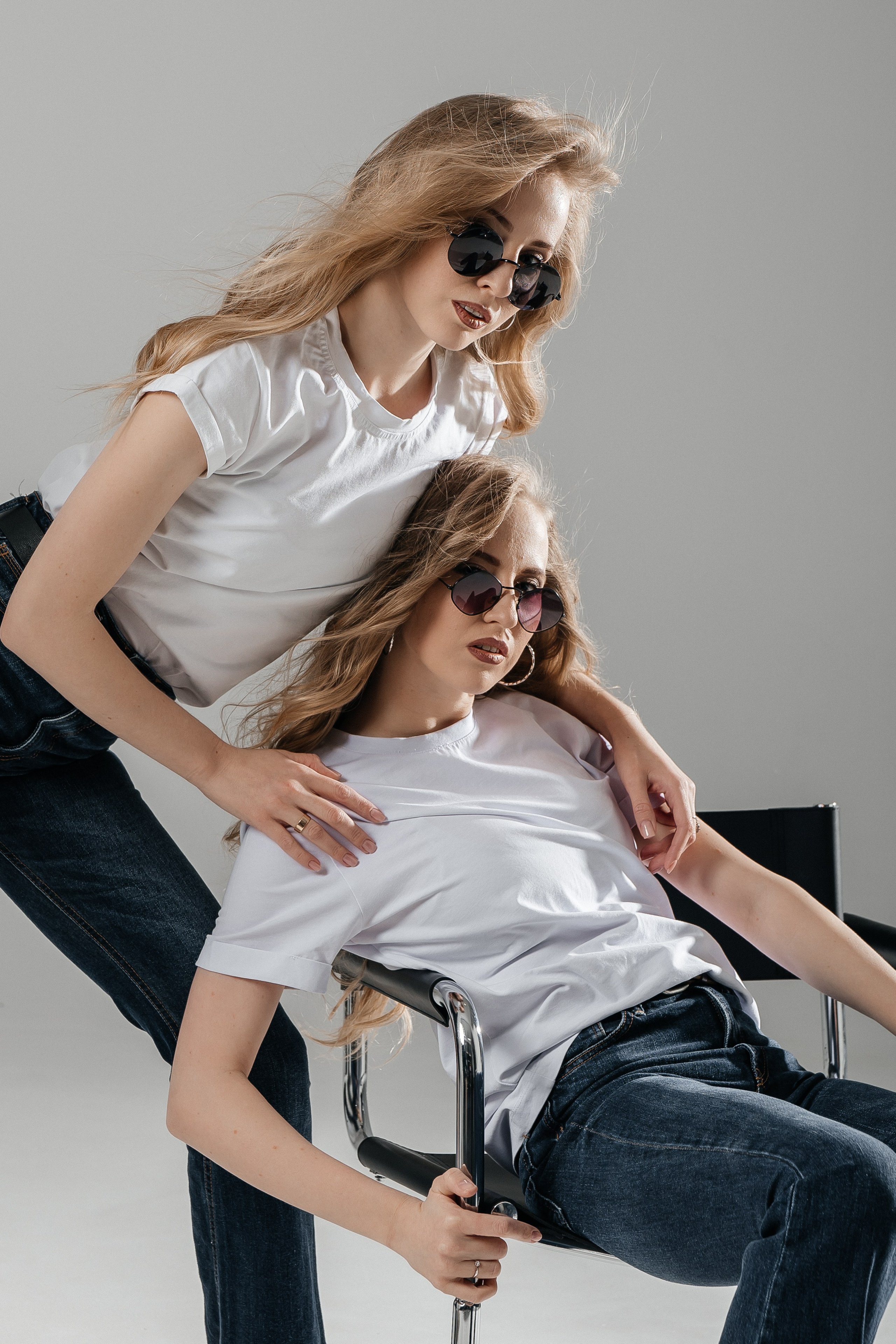 Вика и Настя