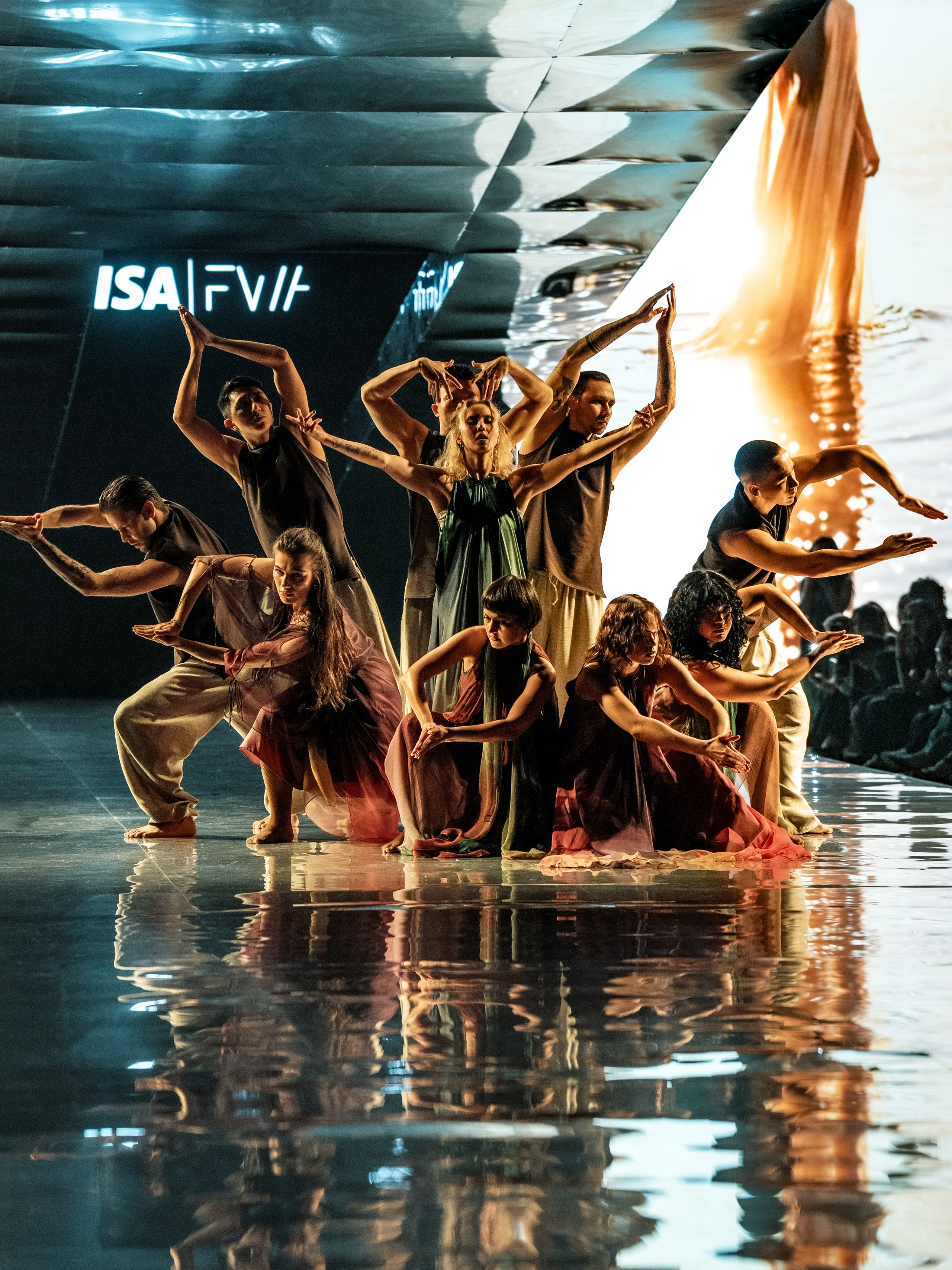 Kazakhstan Fashion Week Zardozi. Сайт Алматинского НЮ АРТ, будуар и фэшн фотографа Дениса Карпенко