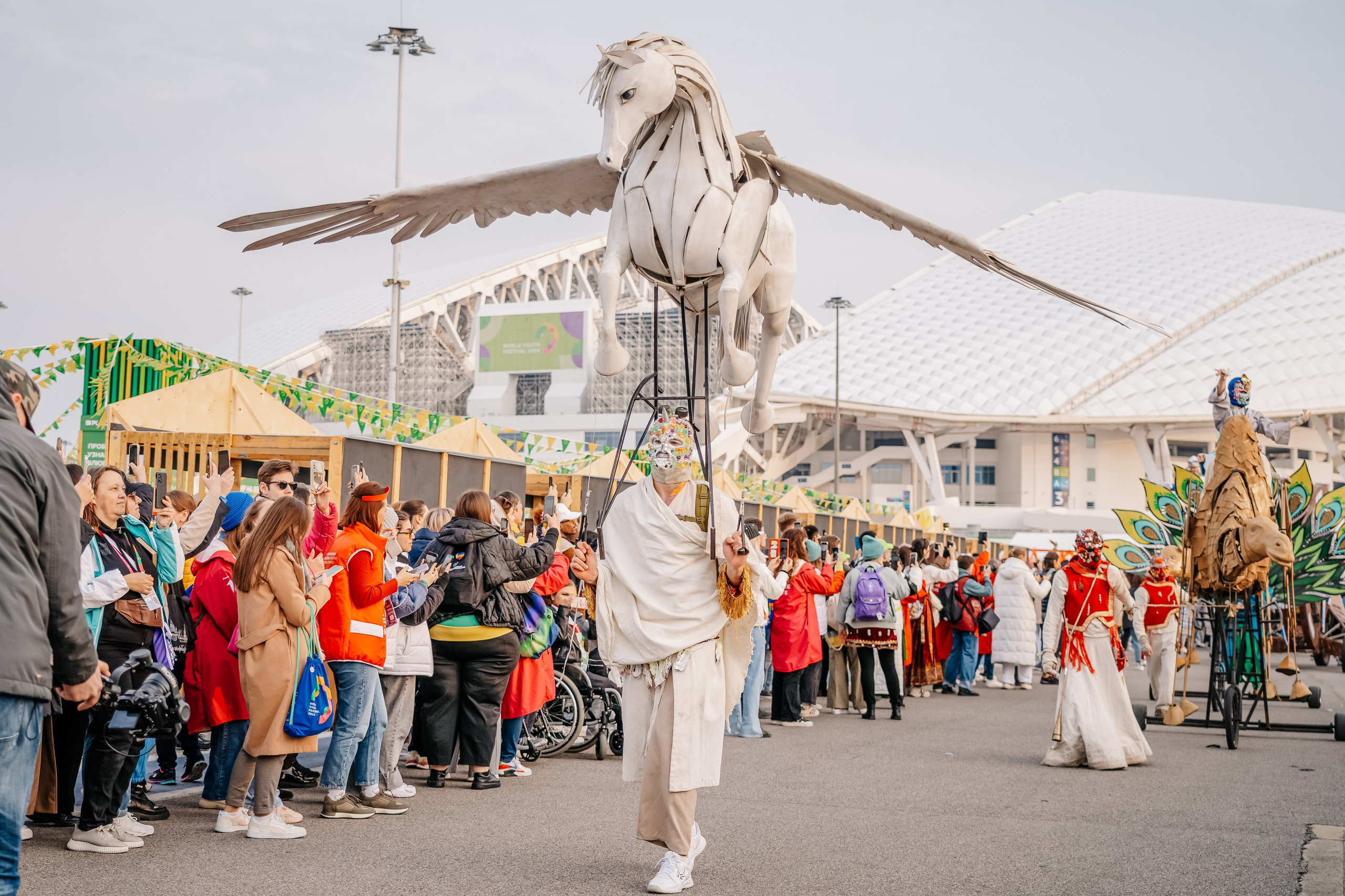 Всемирный фестиваль молодежи. Репортажный фотограф в Крыму Ксения Гасица