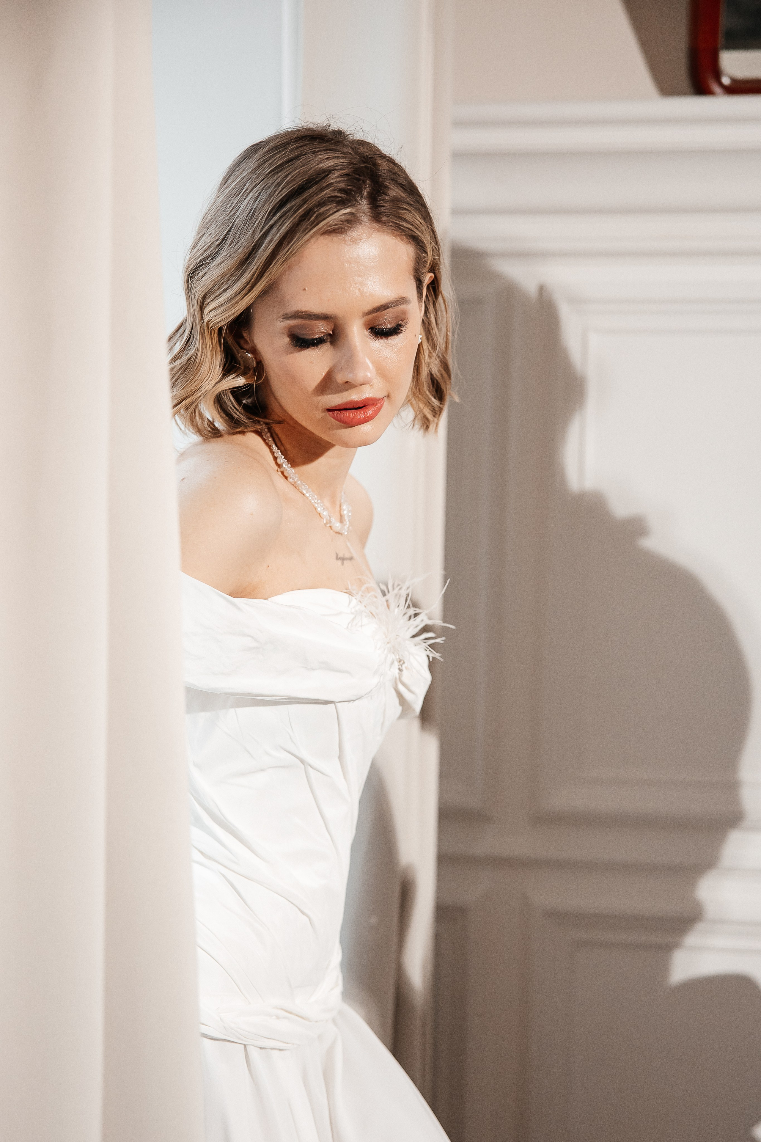 Утро жениха и невесты в отеле. Свадебный и семейный фотограф в Москве Красинская Мария