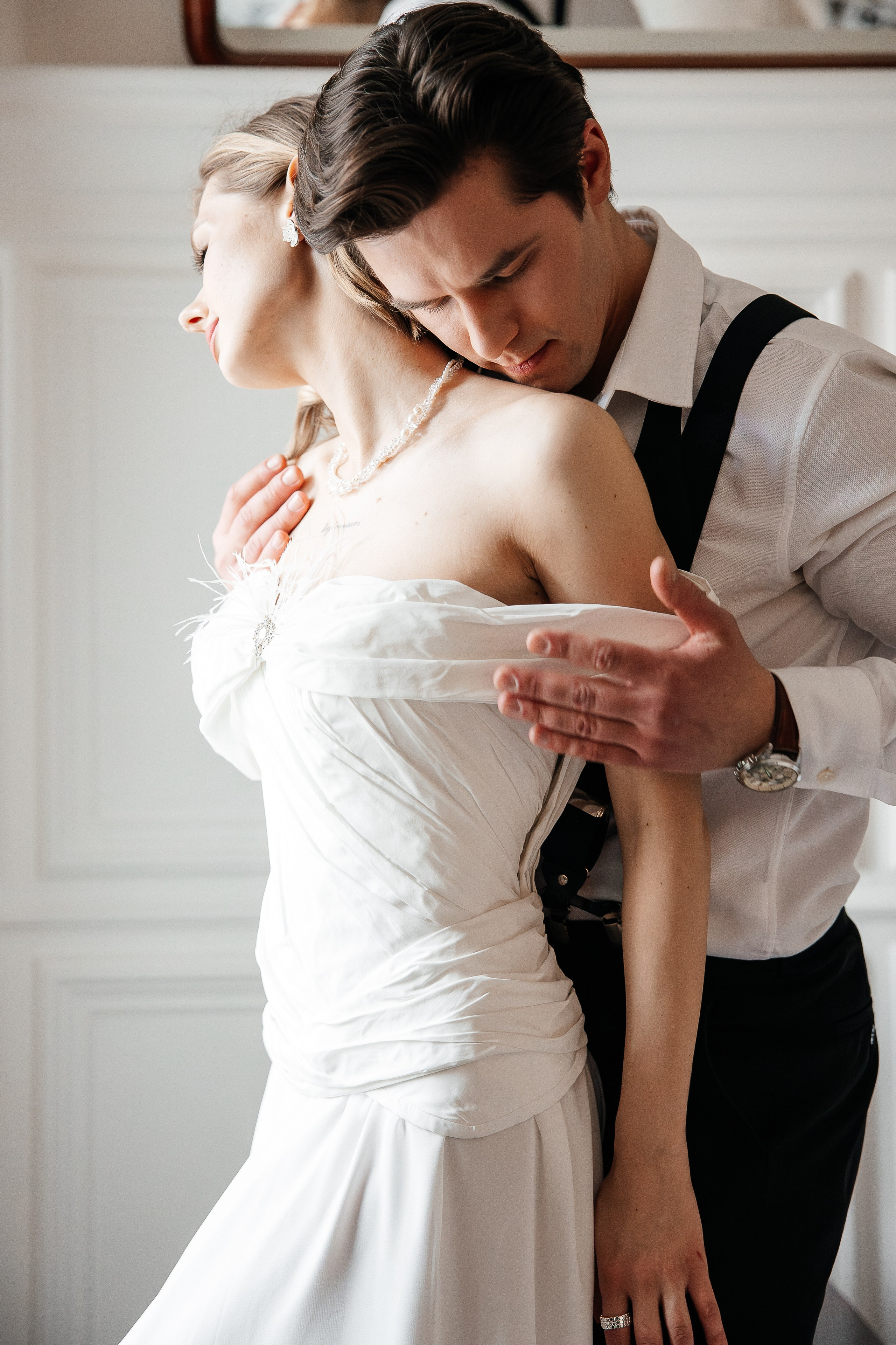 Утро жениха и невесты в отеле. Свадебный и семейный фотограф в Москве Красинская Мария