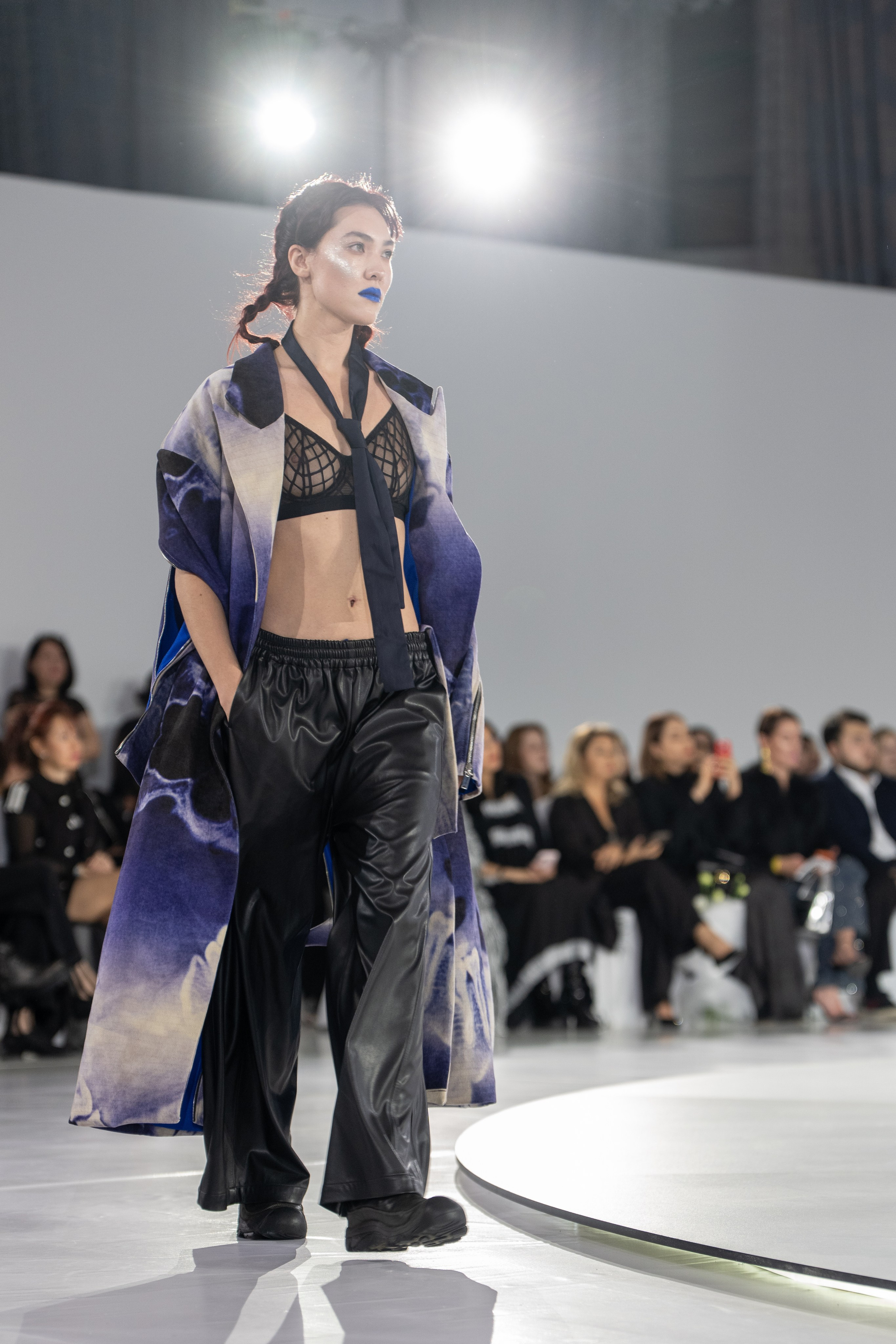 Брэнд Yang Lain. Сайт Алматинского НЮ АРТ, будуар и фэшн фотографа Дениса Карпенко