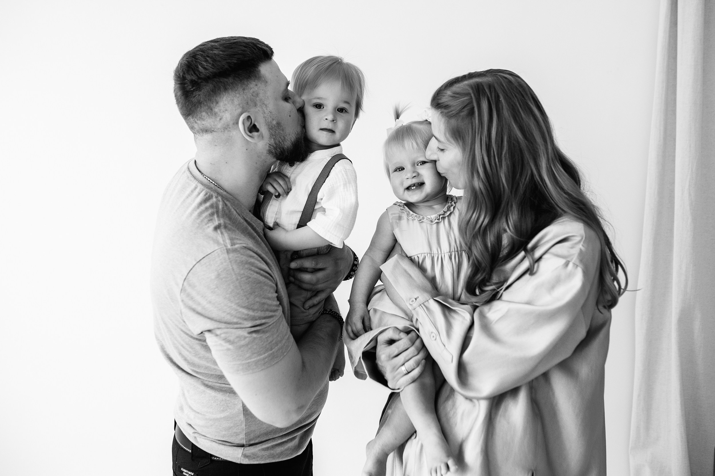 ВАРЯ и ИЛЬЯ 1 год. Фотограф новорожденных Оксана Полевская