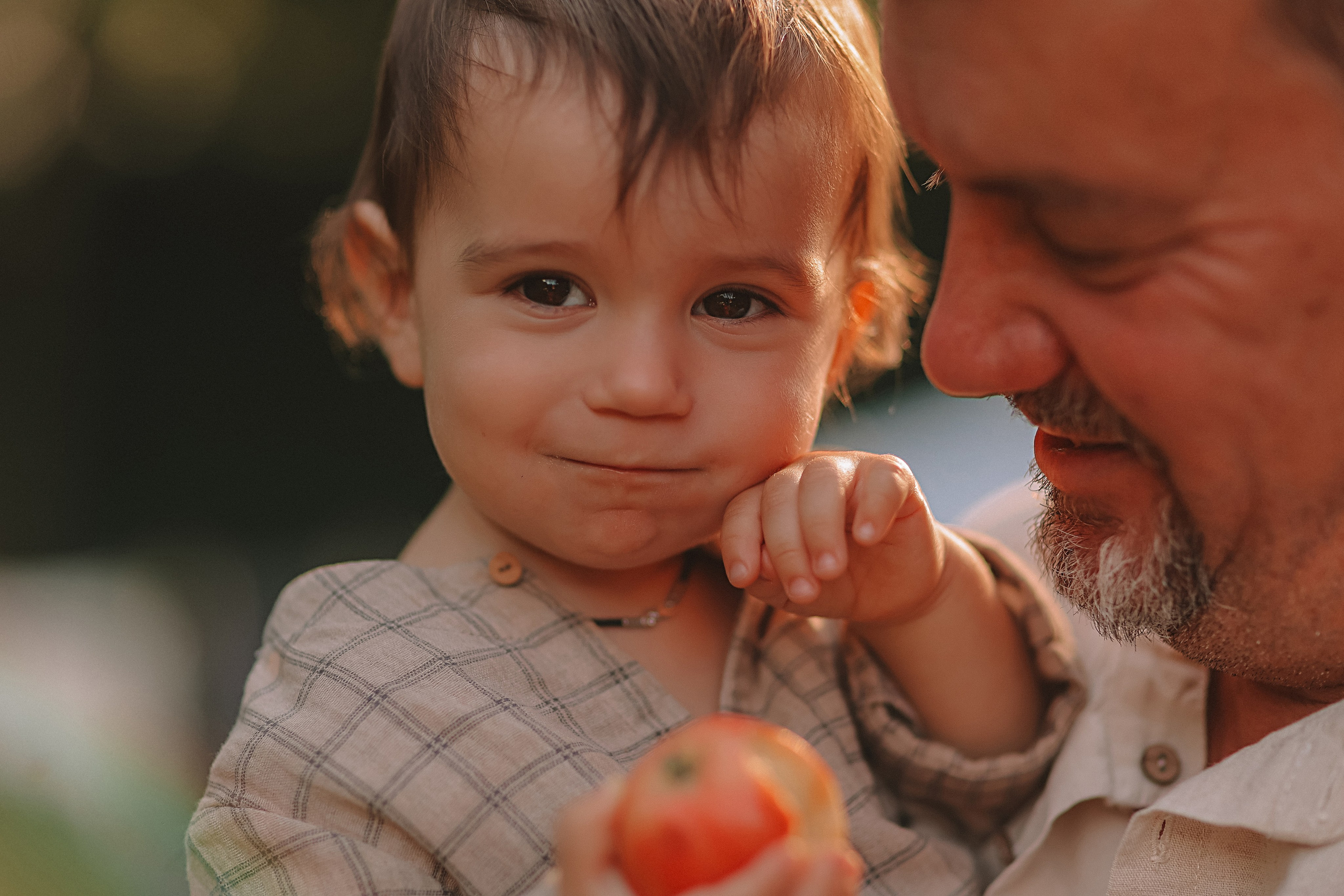 Стирка у дома. Семейный фотограф Тюмень, фотограф на роды Салмина Мария