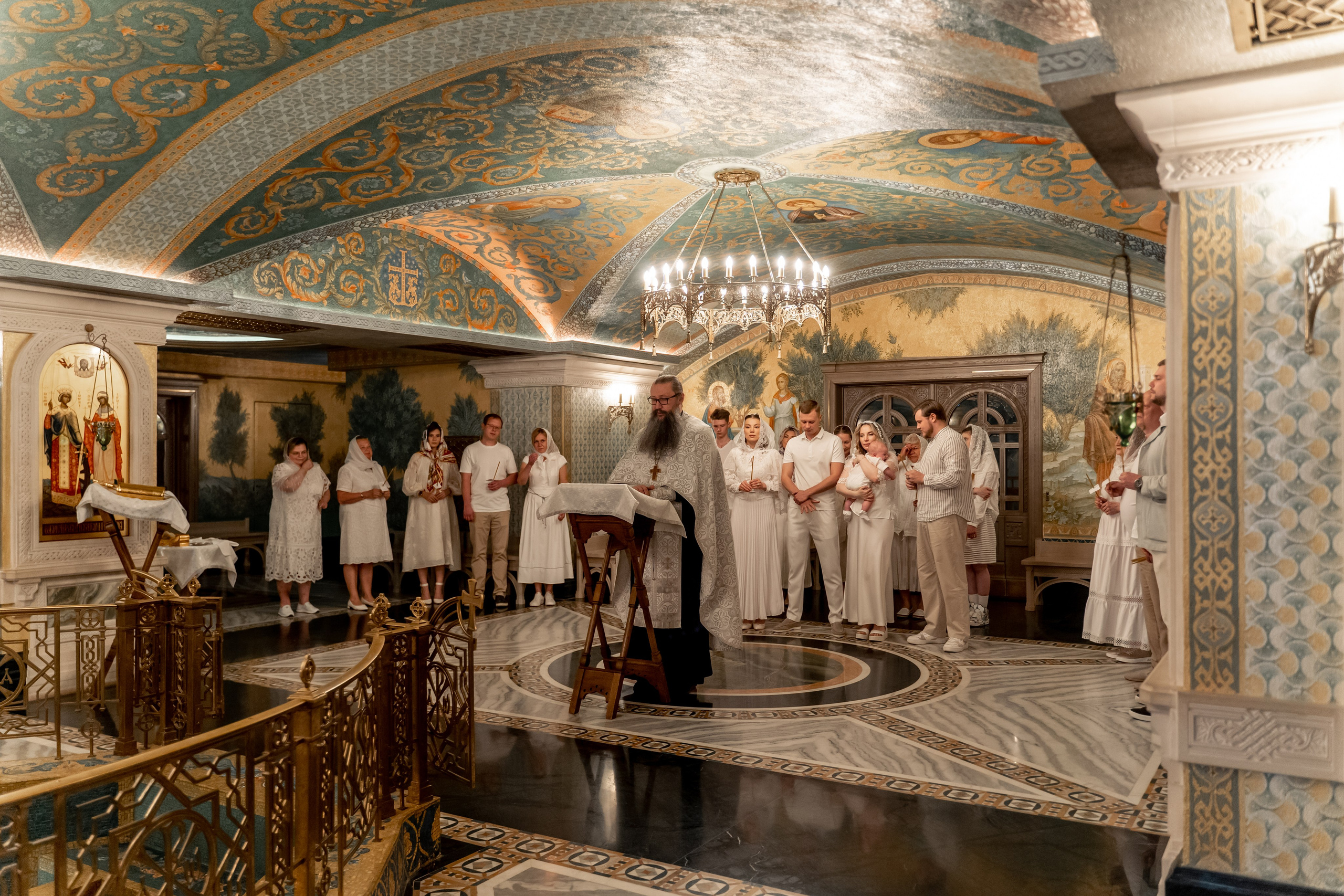Крещение в Сретенском монастыре. Фотограф \ Видеограф на Крещение, Венчание Москва
