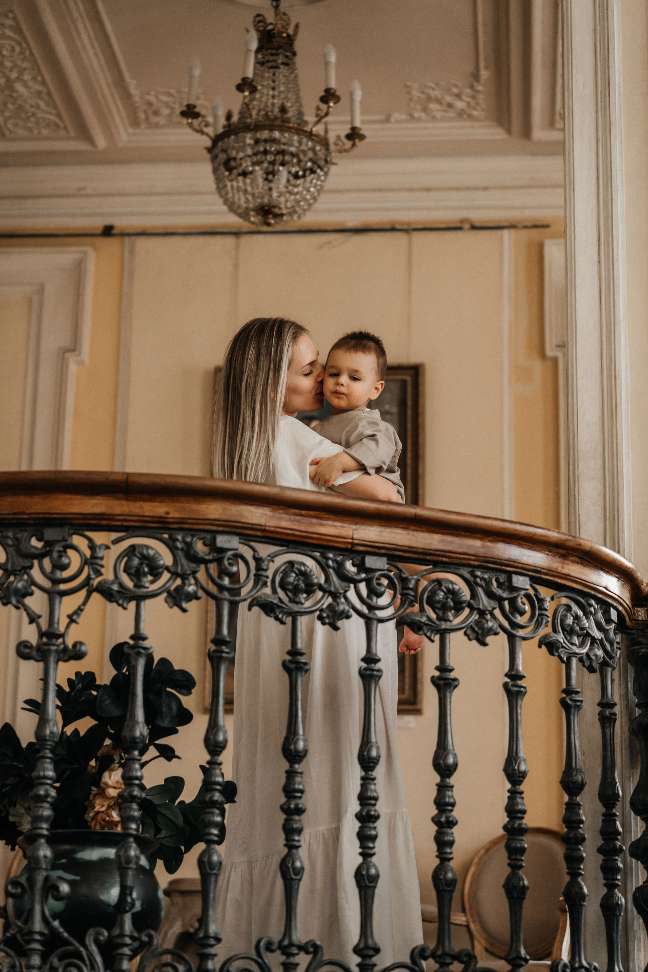 Маленькие ножки в читальне им. Пушкина. Ваш фотограф Вика Артемова