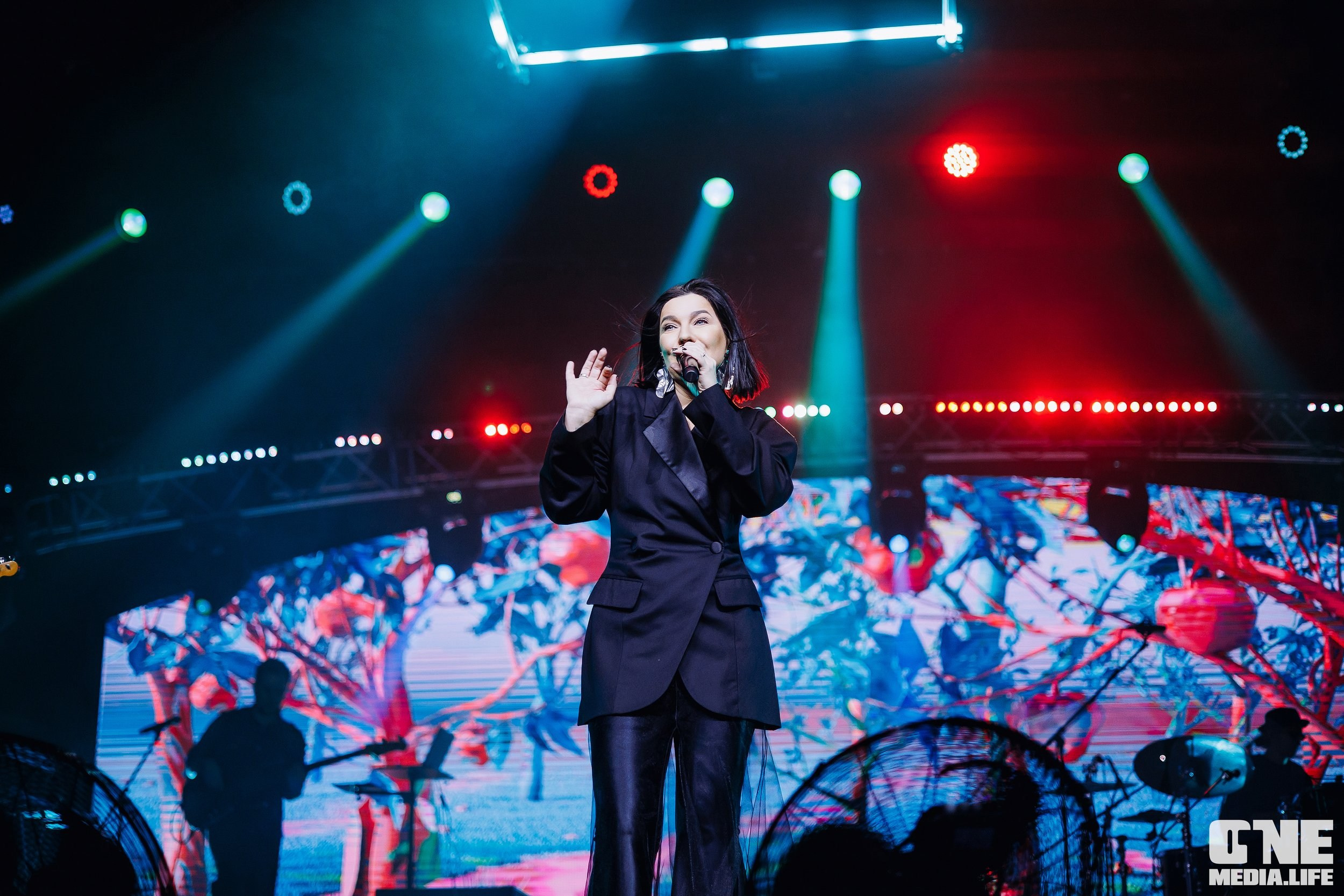 Фоторепортаж с концерта Ёлки. One Media Life: фоторепортажи, фотоотчеты с мероприятий и заведений