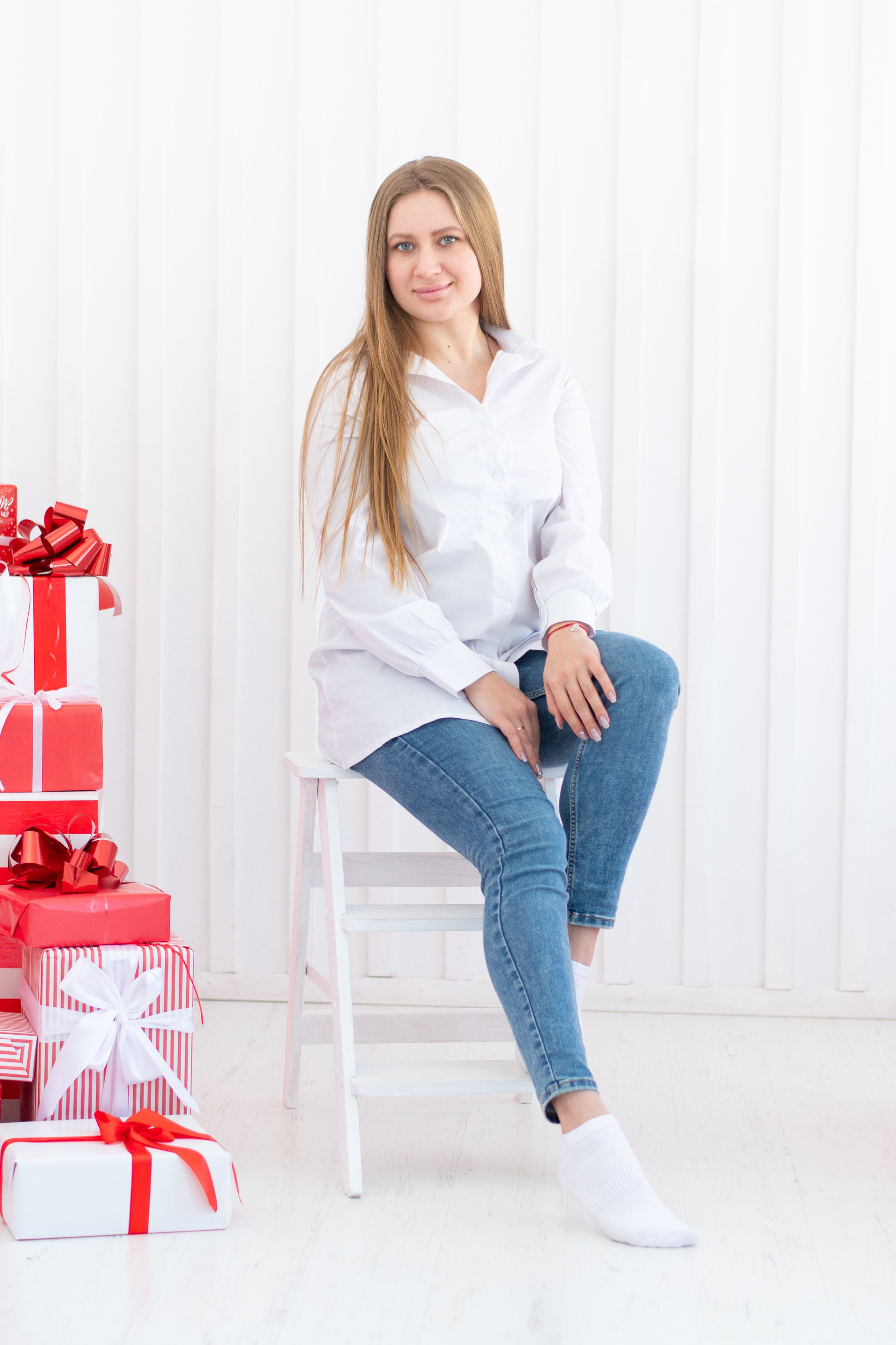 Оксана с семьей. Студийная съемка. Екатерина Бикбаева фотограф, видеограф, медиа-продюсер