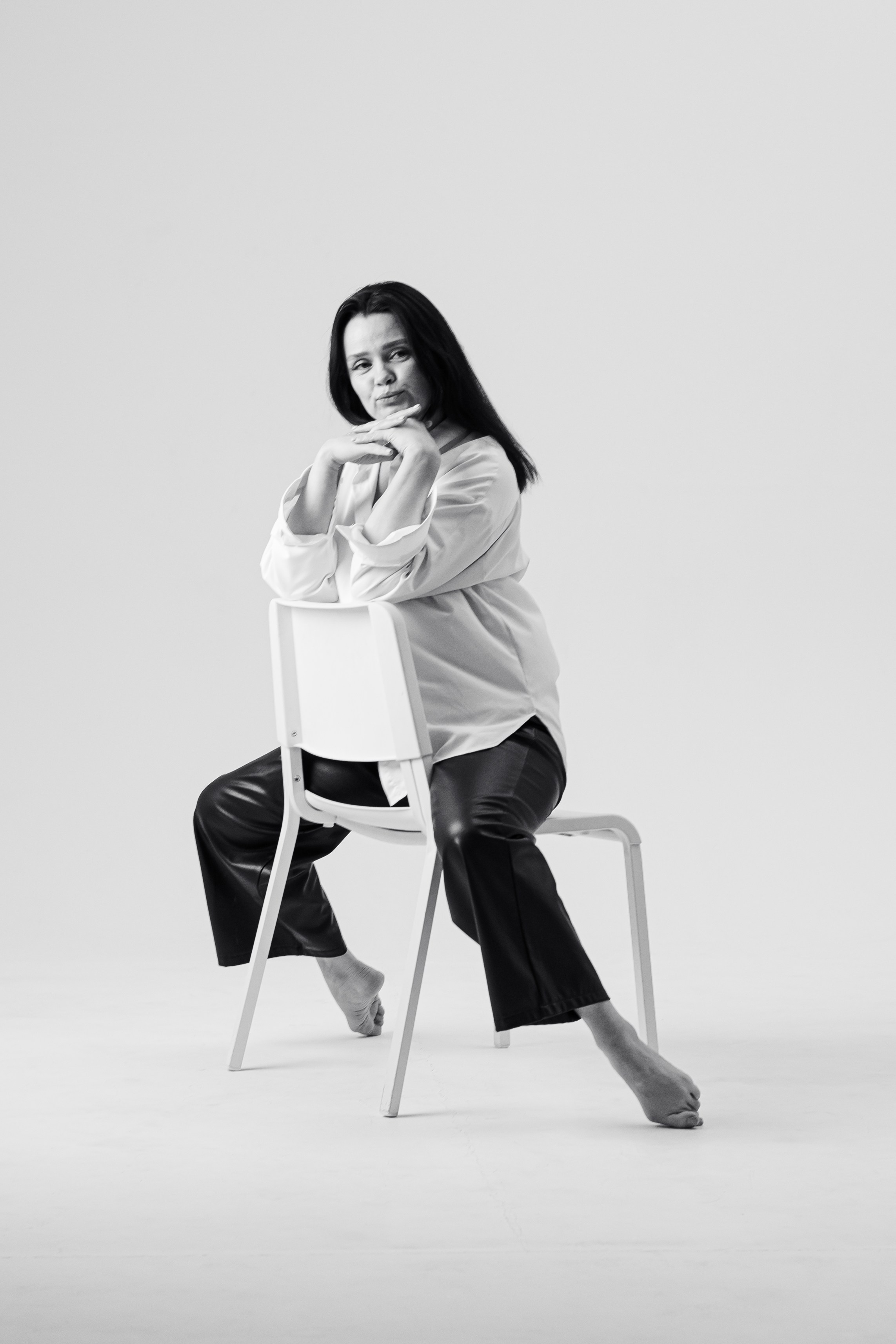 Ч/б. Студийная съемка. Екатерина Бикбаева фотограф, видеограф, медиа-продюсер