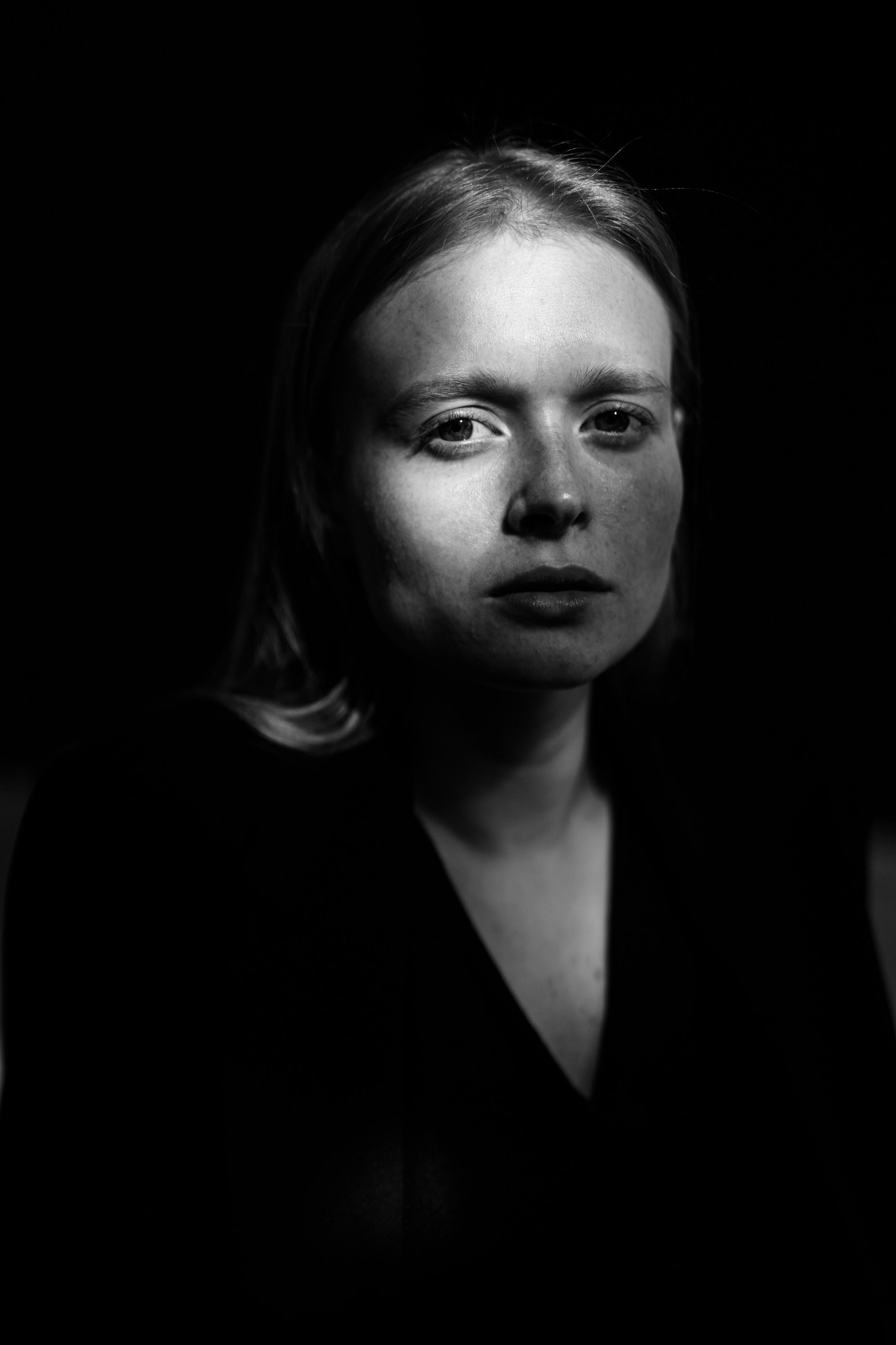 стильный образ для экспертного позиционирования.