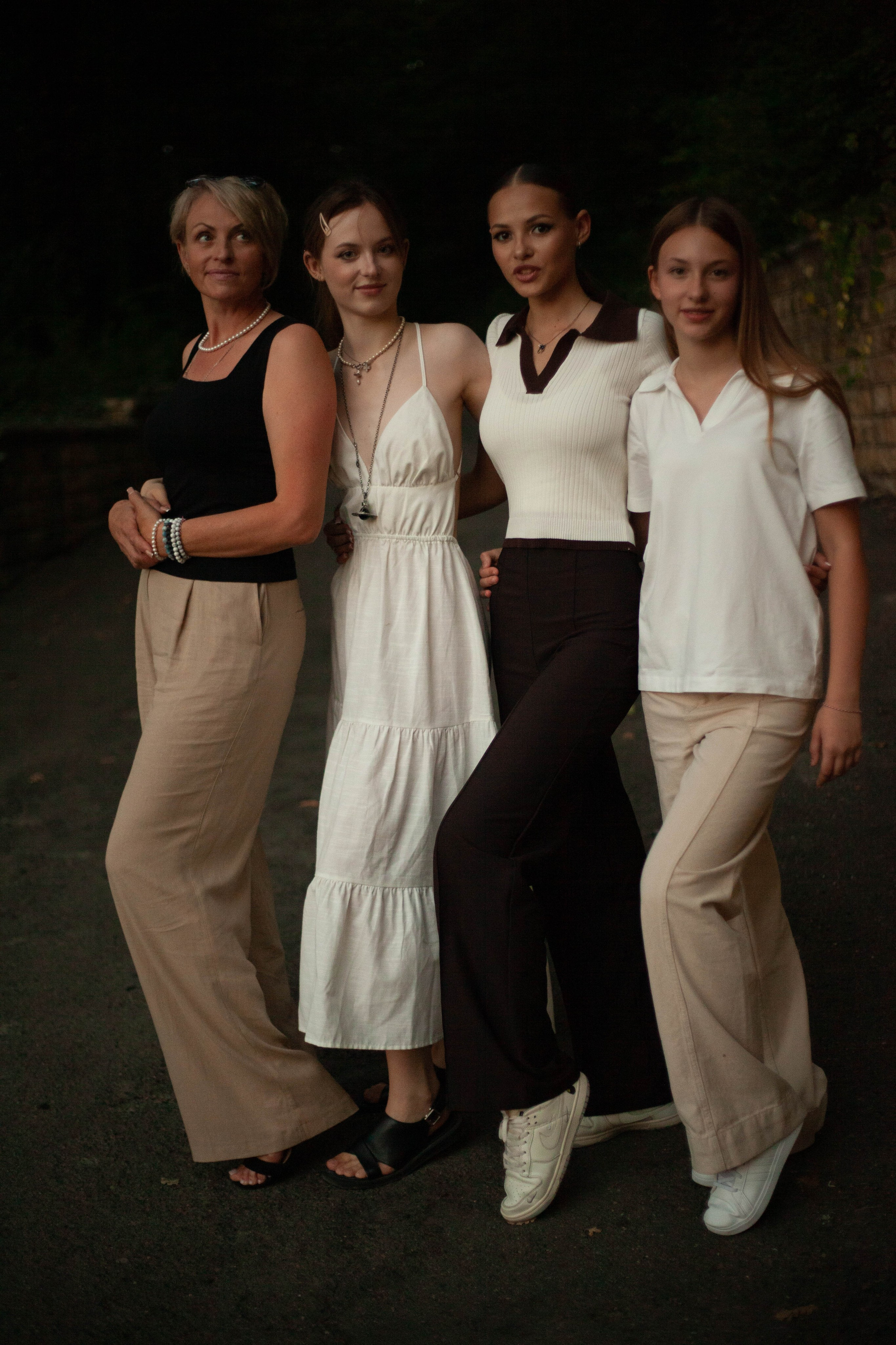 Абрау. Уличный фотограф Города N