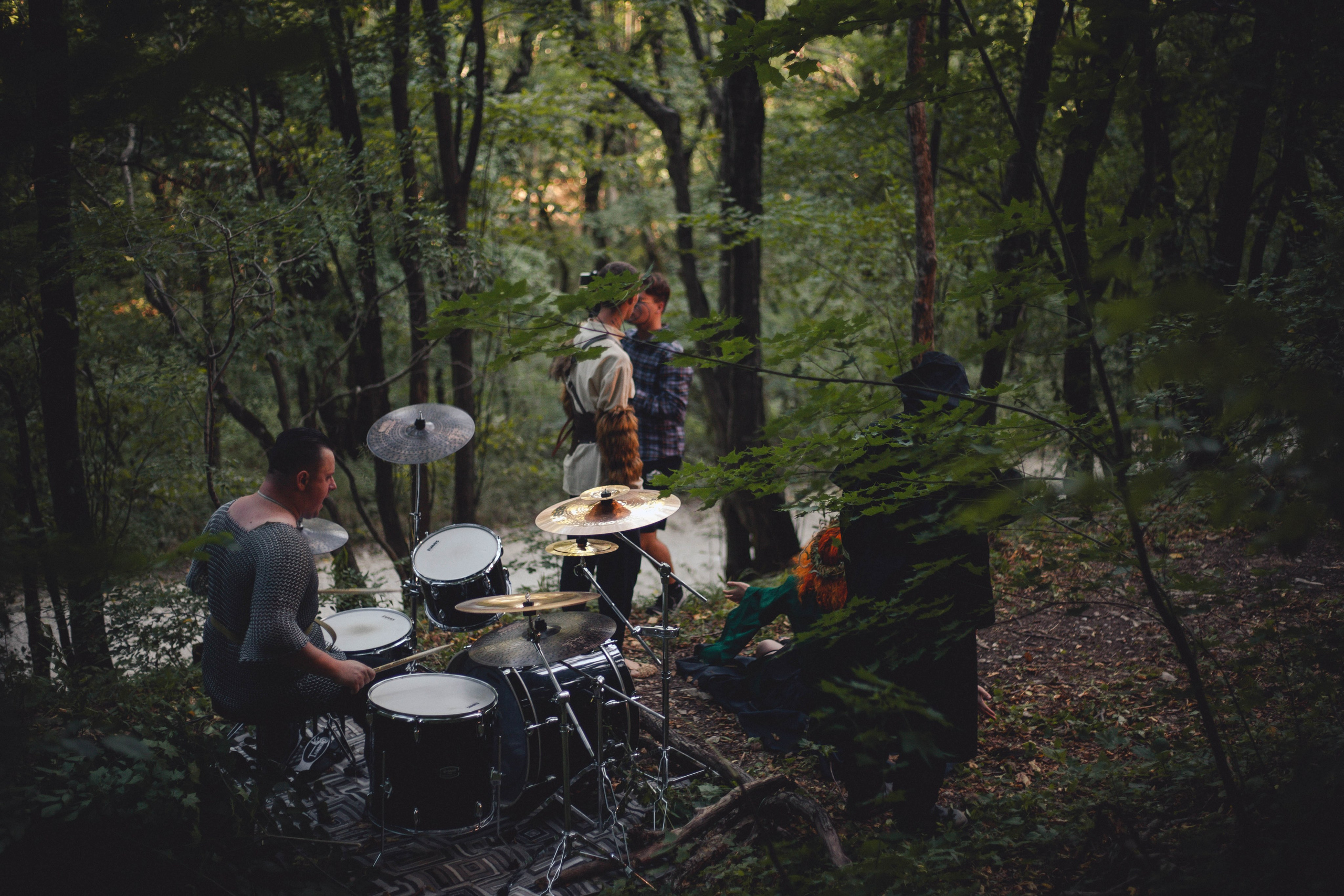 Клип. Уличный фотограф Города N