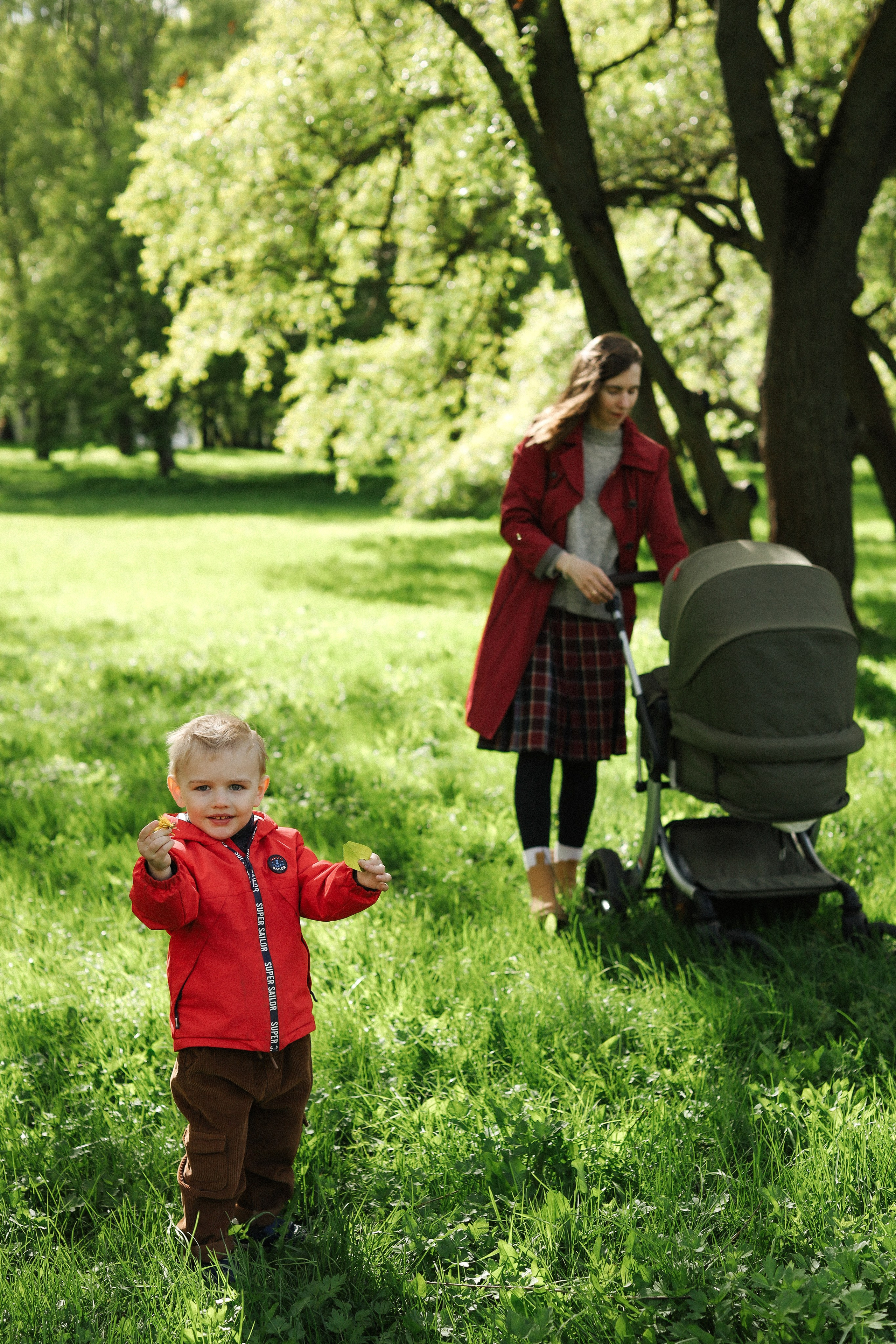 Прогулка мамы с сыновьями. Семейный и lovestory фотограф в Москве Светлана Коняхина
