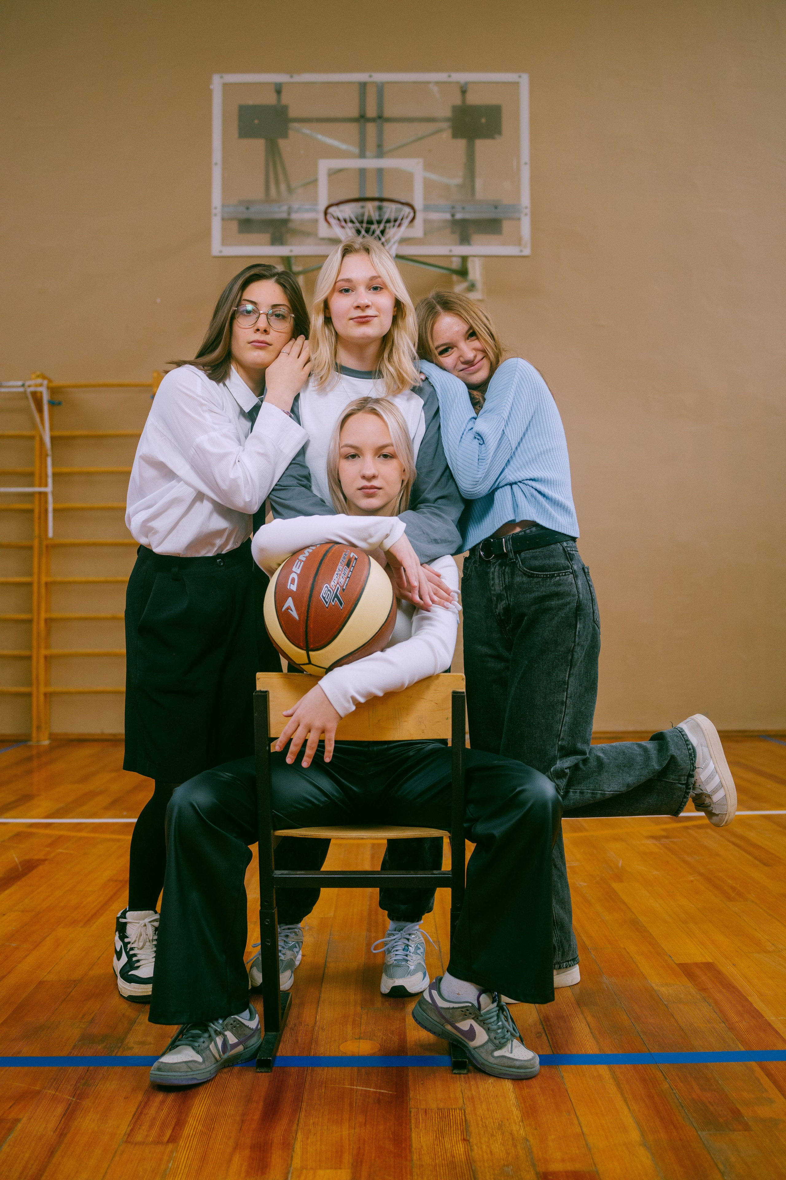 Групповая фотосессия 9 класса для альбома. Выпускные альбомы в Серпухове